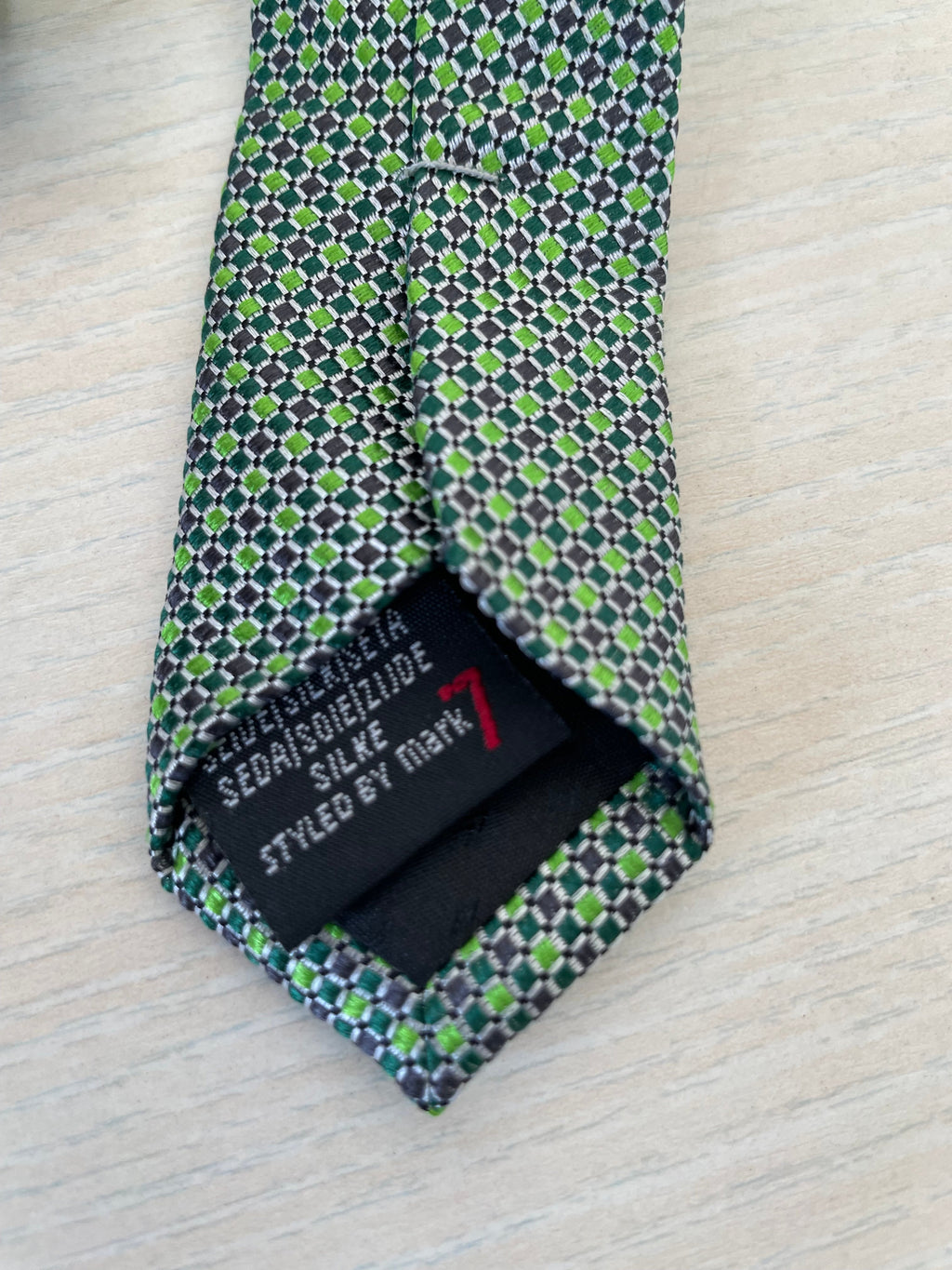 Peter Dahl Men's Green Silk Tie - Very Good Condition