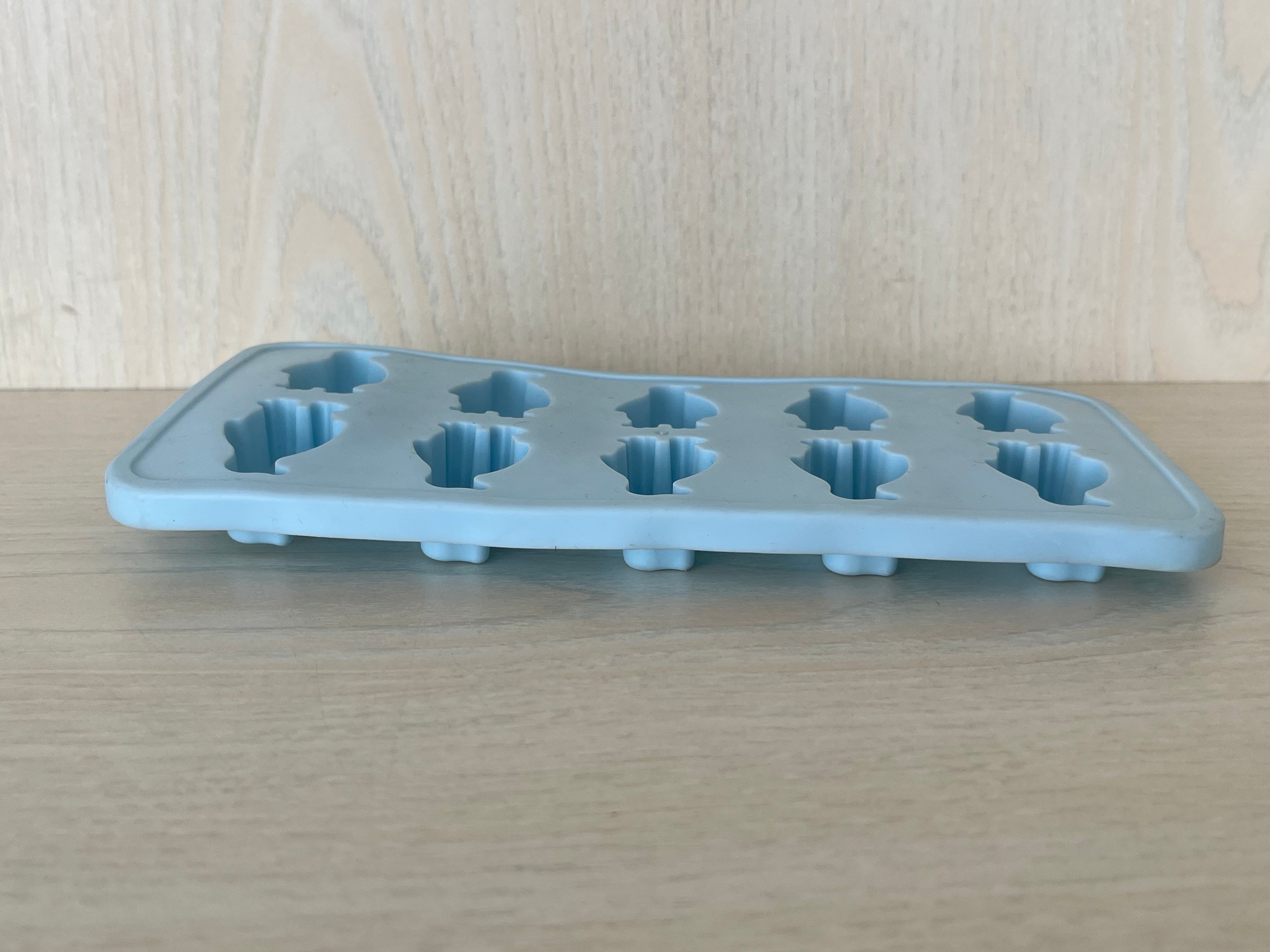 Penguin Silicone Mold, 10 Cavities, Light Blue, Good Condition