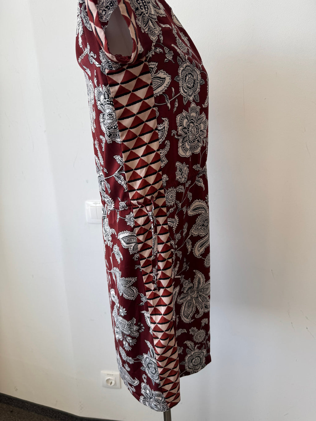 Scotch & Soda Maison Scotch Kleid – S, 100% Polyester, Wein/Weiß, Sehr gut