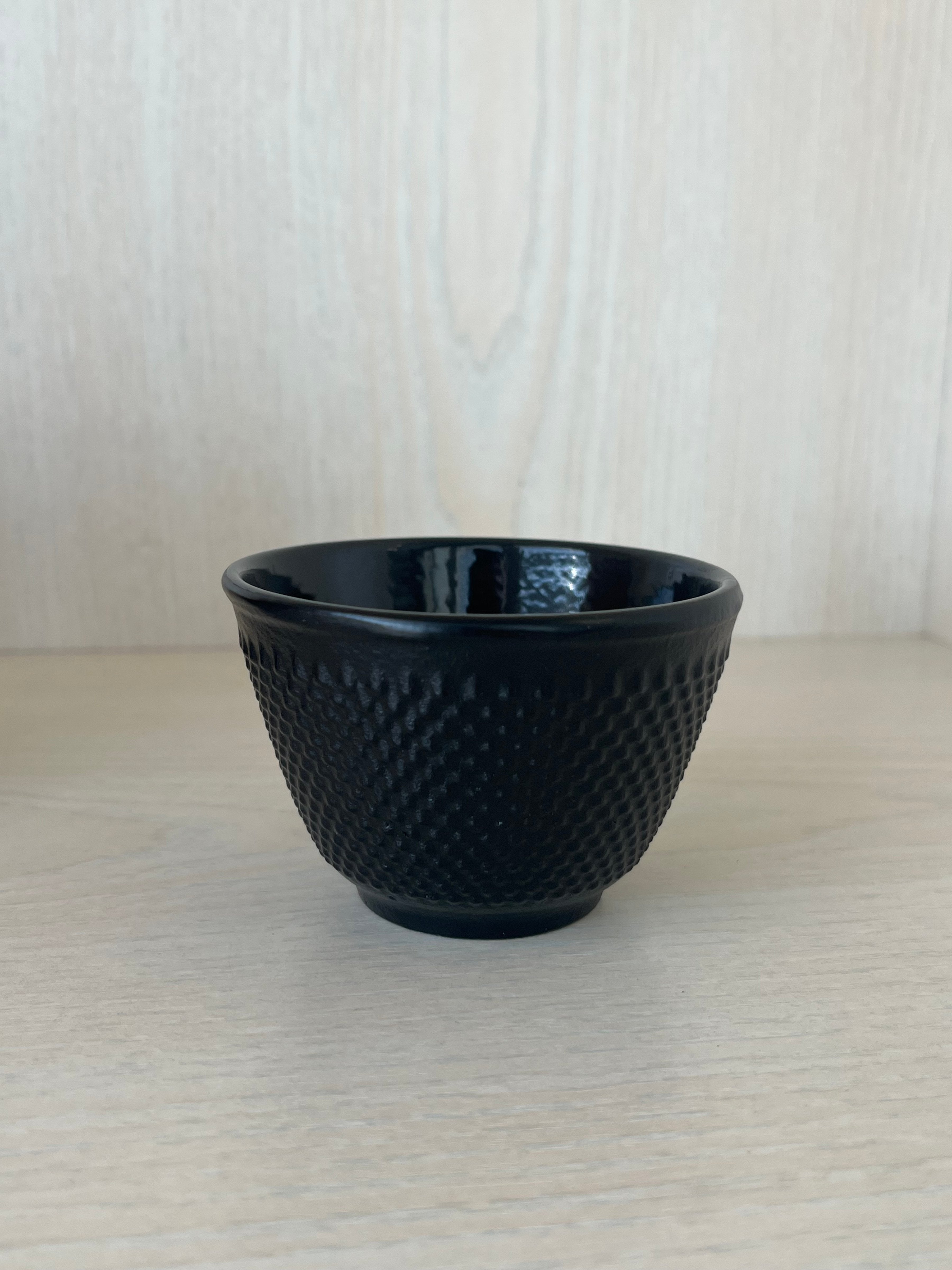 Generic Cast Iron Teapot Japanese Style Black with Strainer & 2 Teacups, Very Good