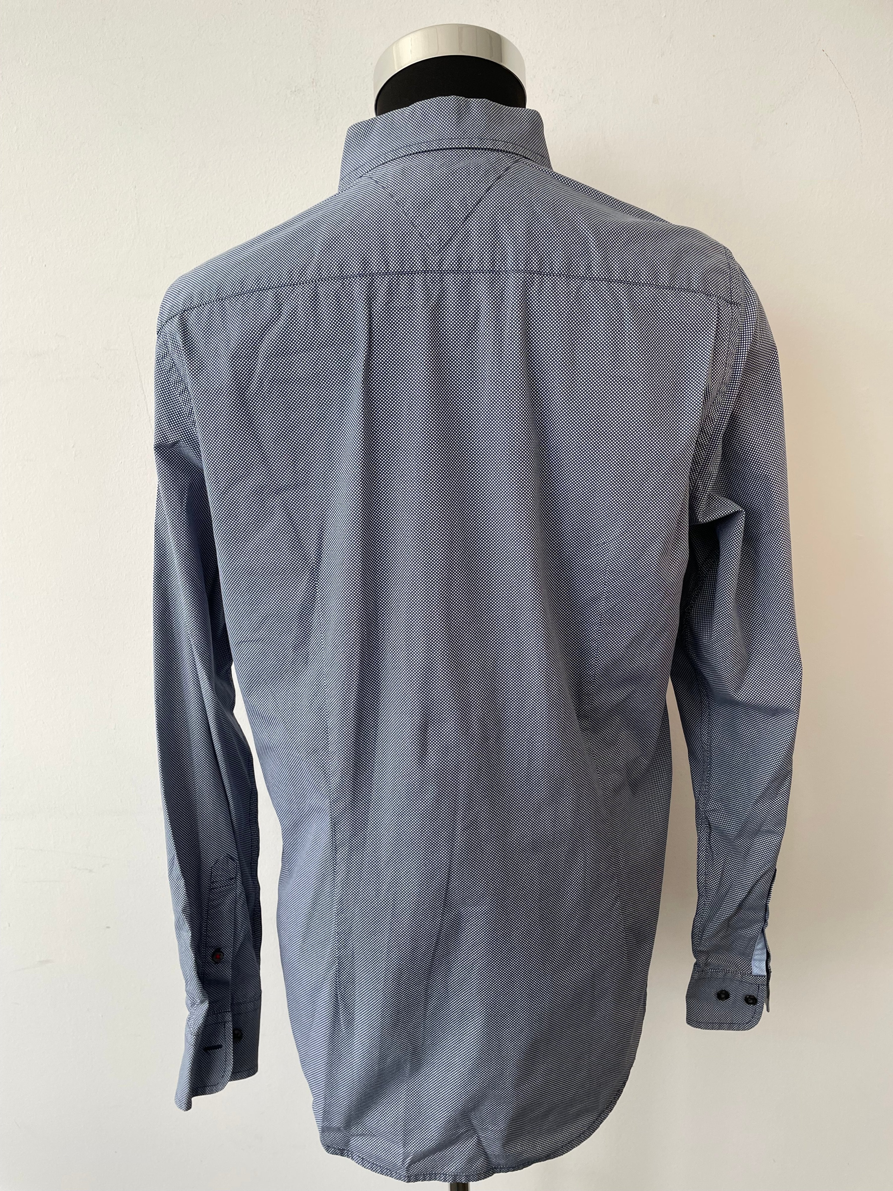 Tommy Hilfiger Men's Slim Fit Blue Shirt, Size M, Very Good Condition