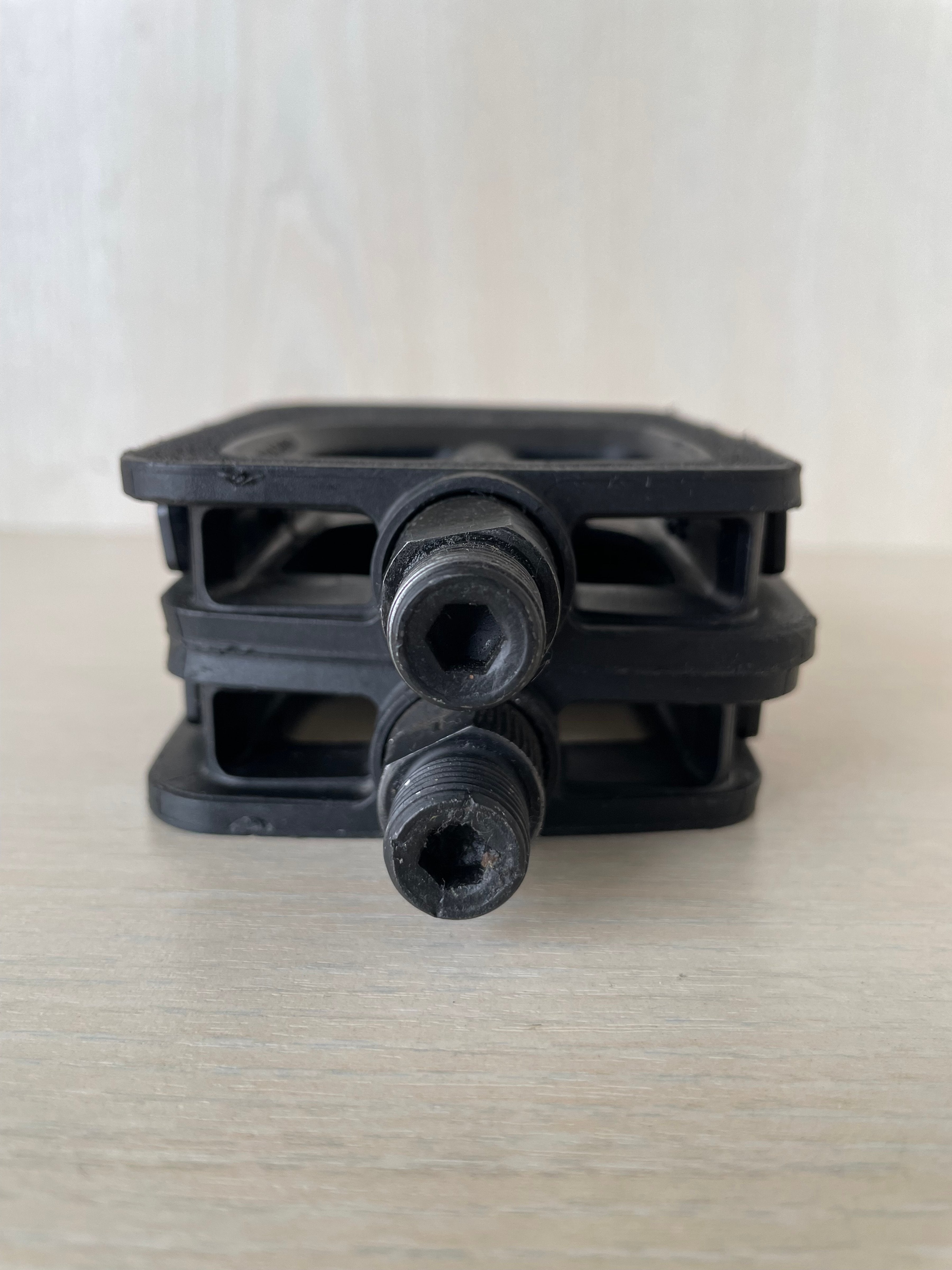 Wellgo Bike Pedals K20410, Good Condition, Non-Slip, Reflectors