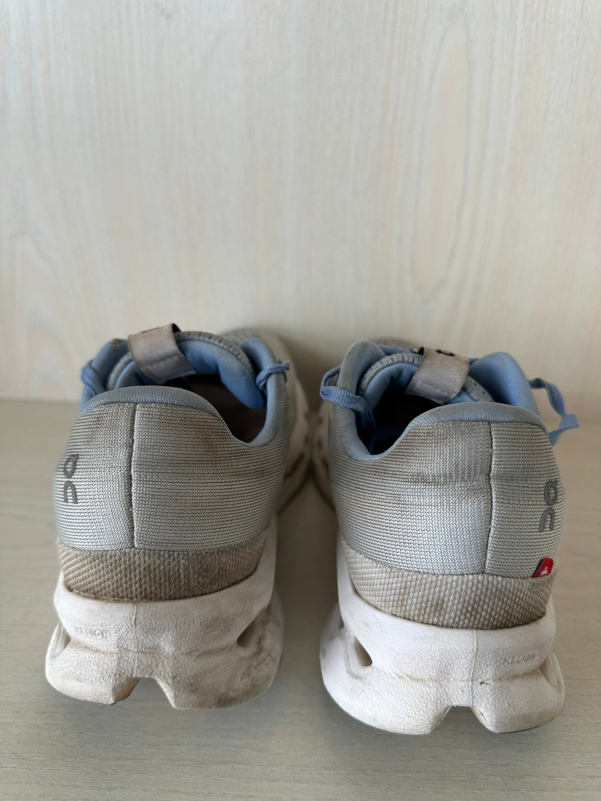 On Running Cloudsurfer EU 38.5 Heather/White - Normal Use, Stains
