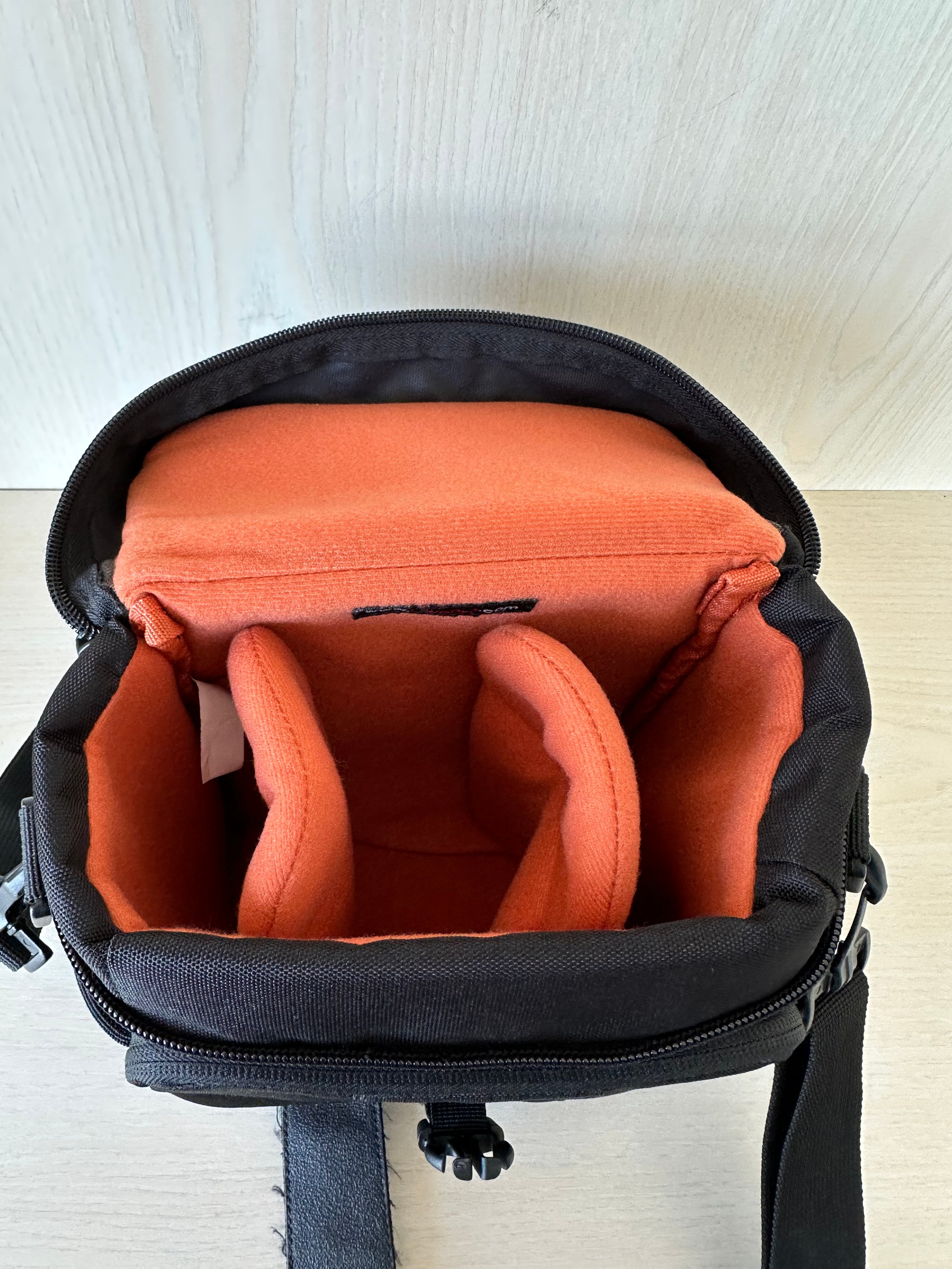 Lowepro Camera Bag Adventura 140 Compact Canvas Very Good Condition