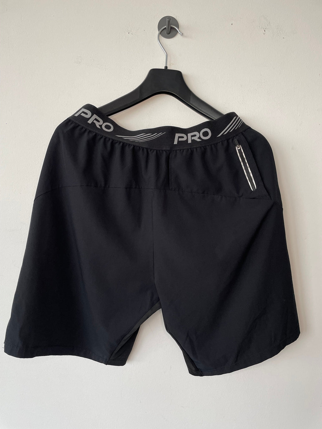 PRO TOUCH Herren-Shorts, Größe L, Schwarz, Reißverschlusstasche, sehr gut