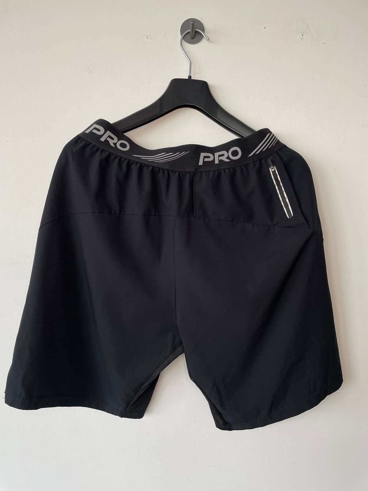 PRO TOUCH Herren-Shorts, Größe L, Schwarz, Reißverschlusstasche, sehr gut