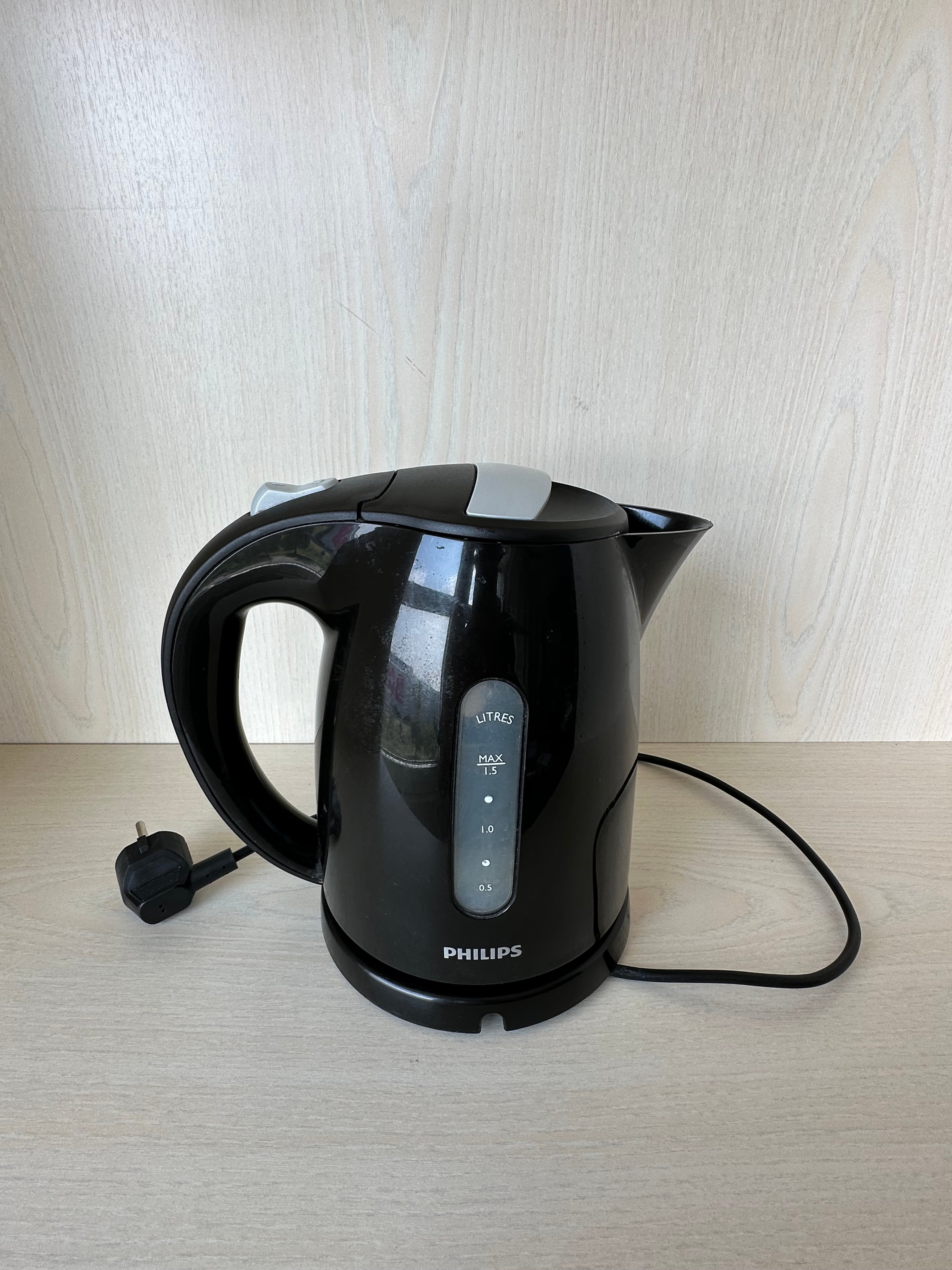 Philips Wasserkocher HD4646, 1.5L, Schwarz, Sehr Gut