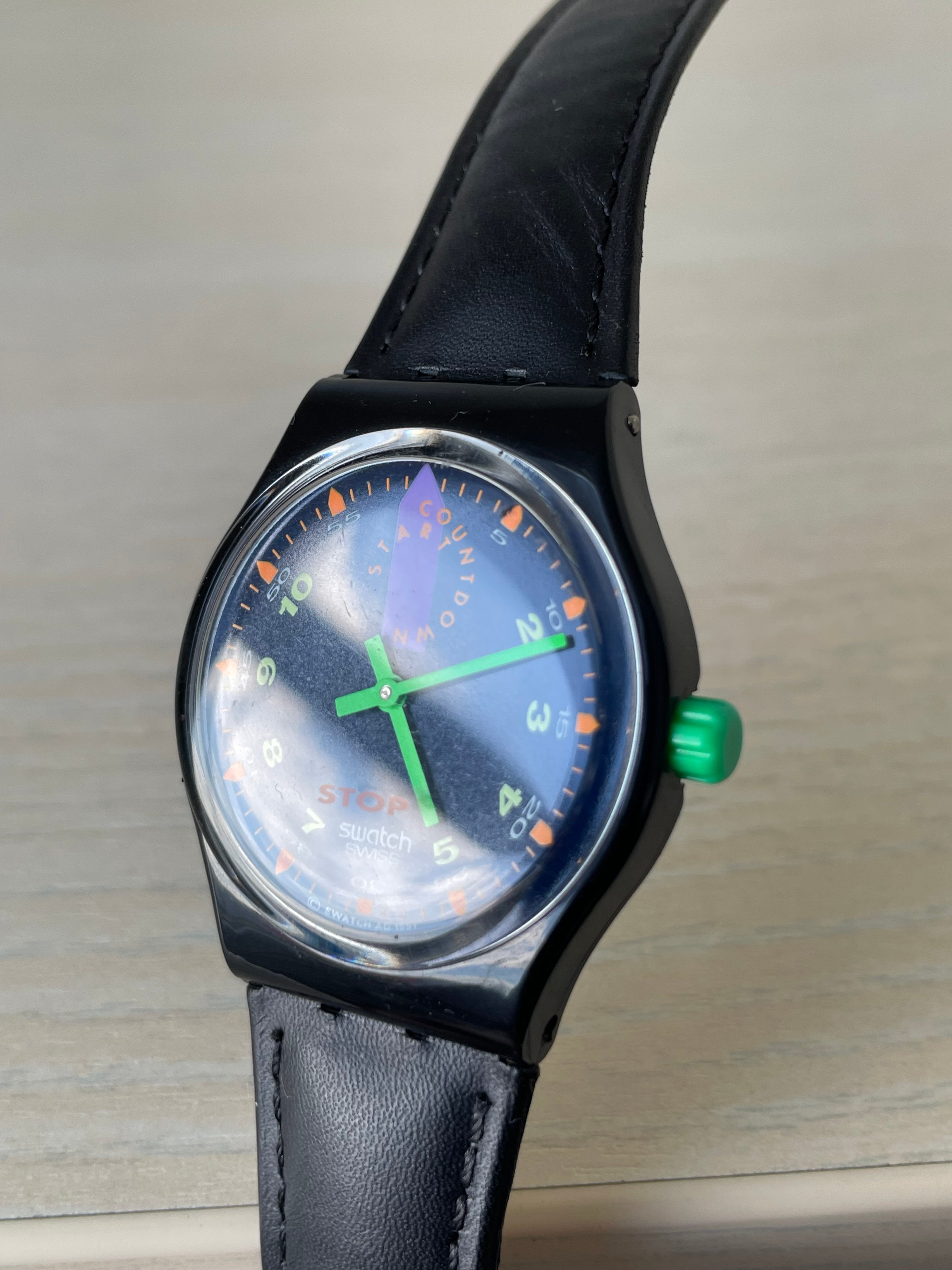 Swatch Uhr JESS' RUSH SSB100, Sehr Gut, Quarz, Lederarmband, Batterie inkl.