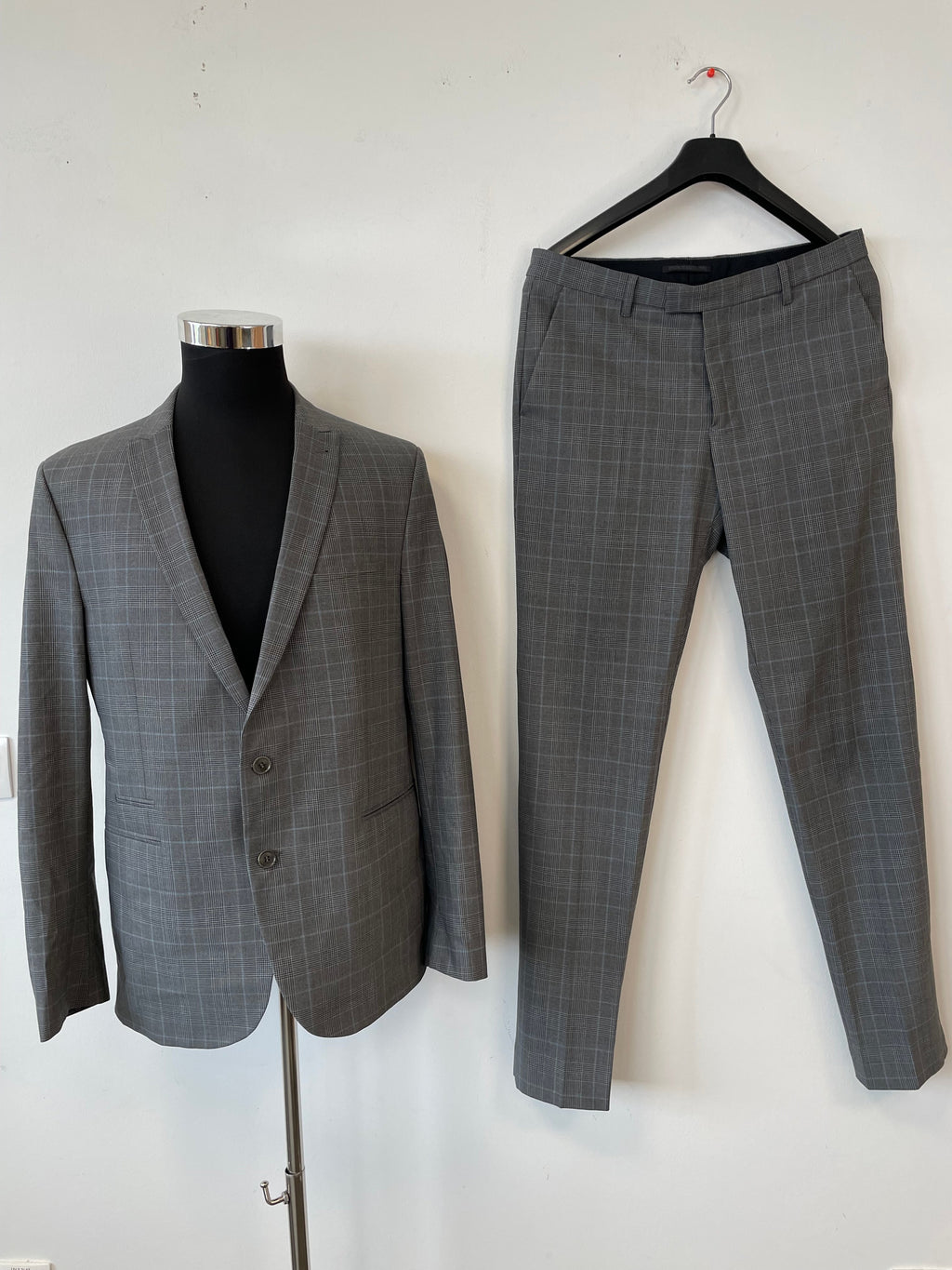 DRYKORN Dynamic Tailoring Anzug Grau Kariert 40L/33 Sehr Gut