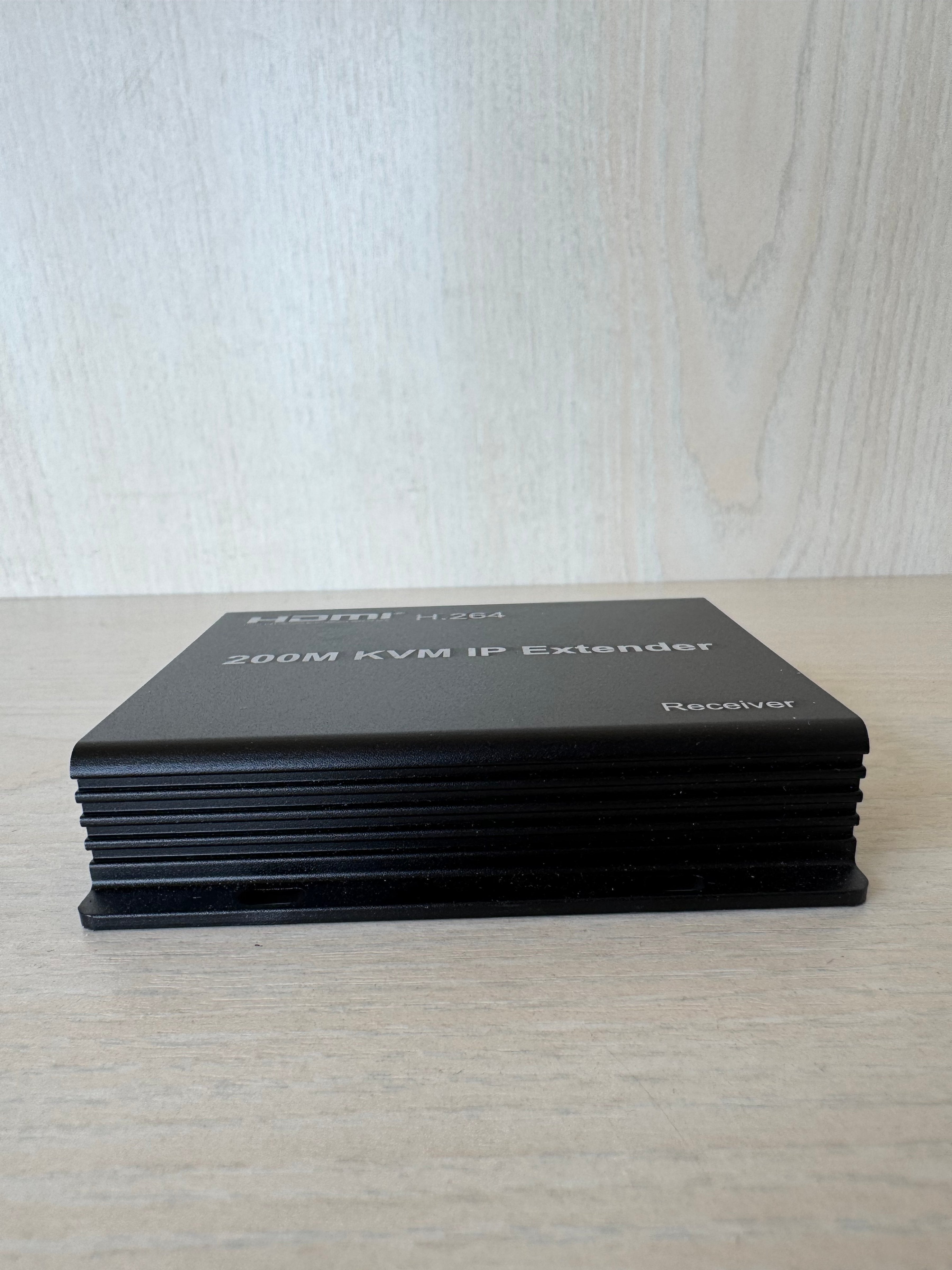 Generic HDMI KVM IP Extender 200M Schwarz Kompakt Sehr Gut