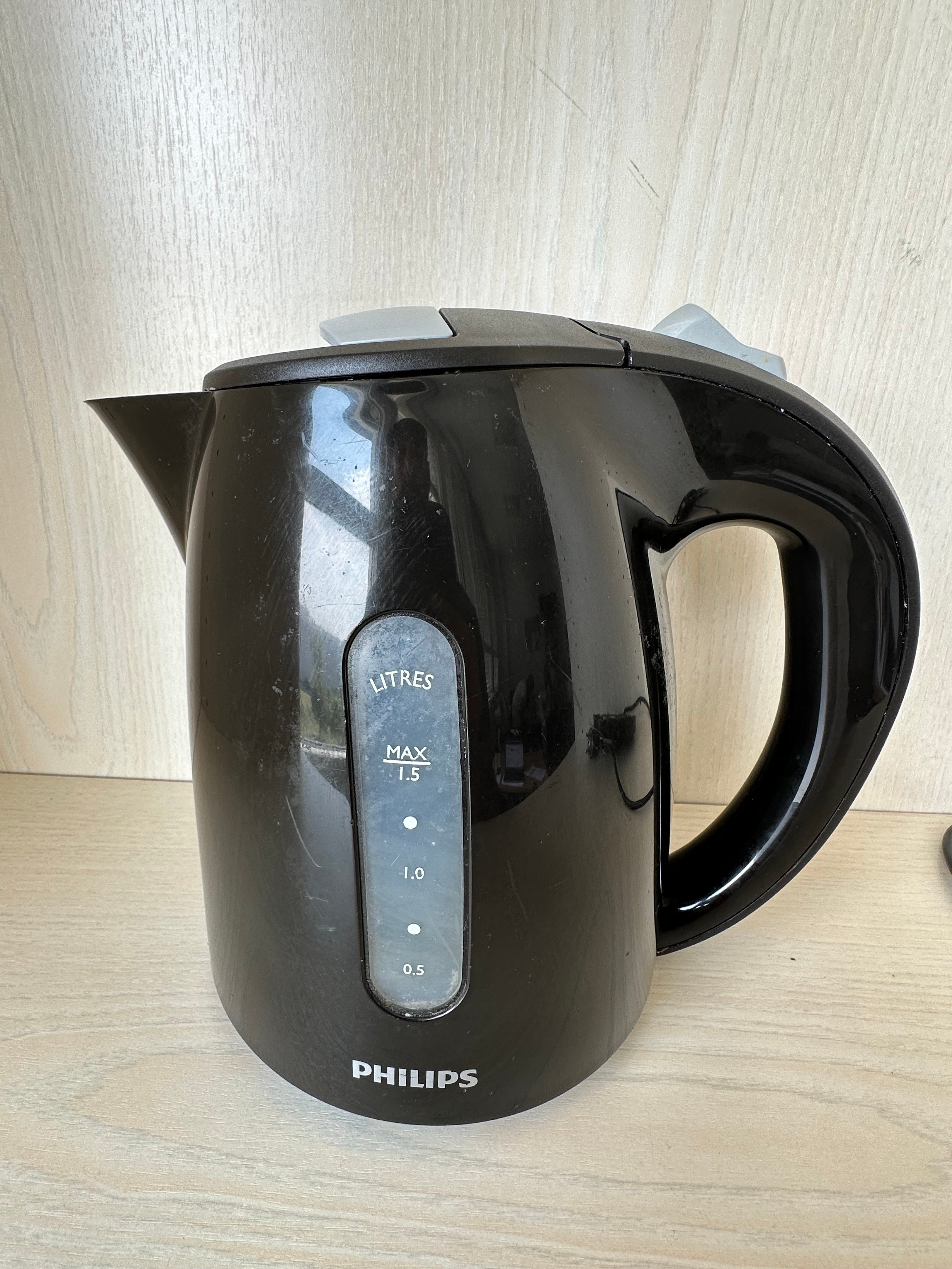 Philips Wasserkocher HD4646, 1.5L, Schwarz, Sehr Gut