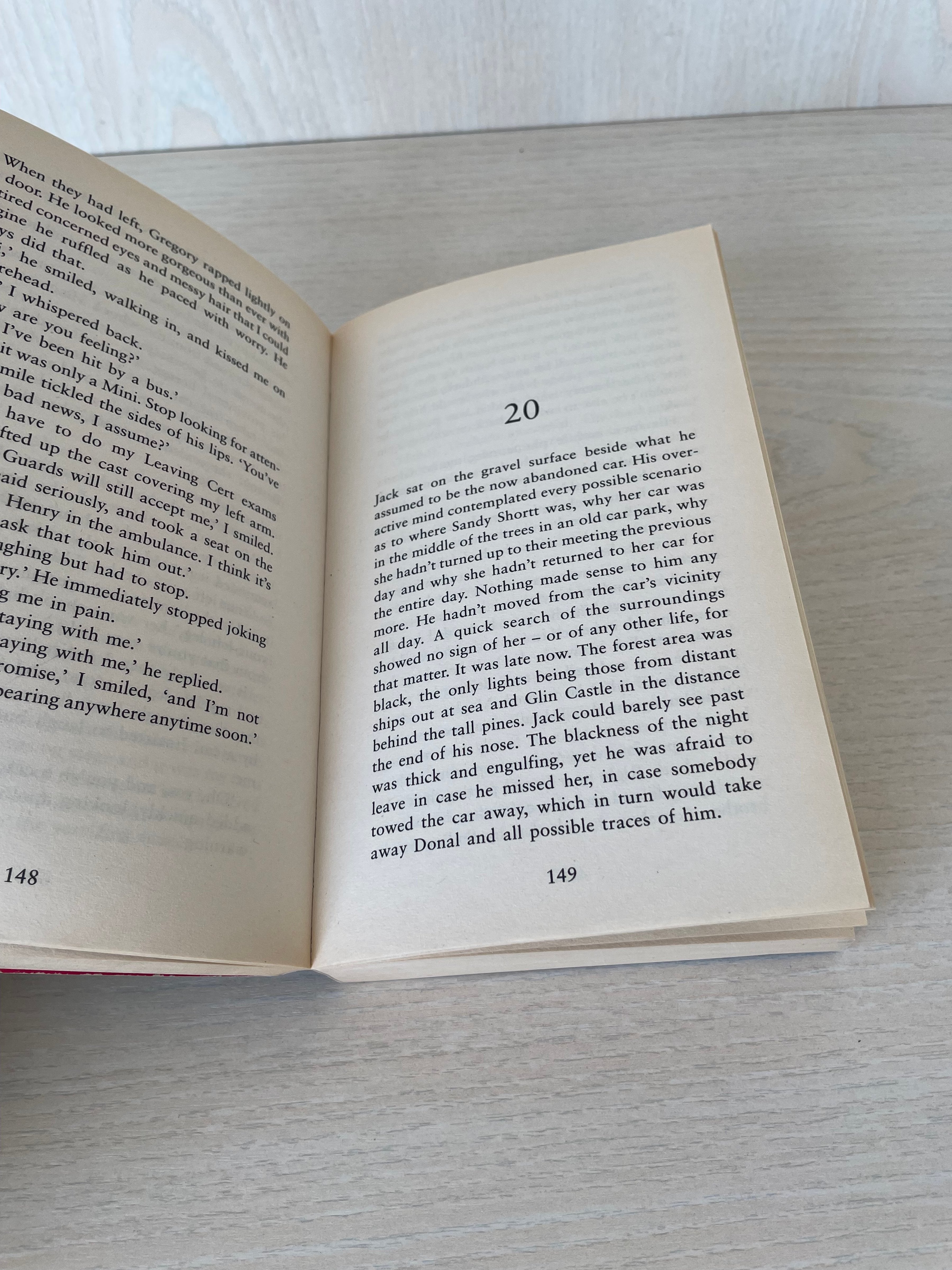 Cecelia Ahern „A Place Called Here“ – Taschenbuch, guter Zustand