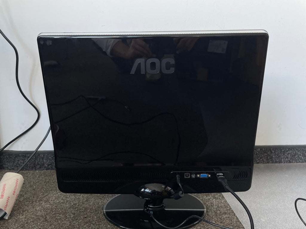 AOC Monitor F19, 18.5 Zoll, Schwarz, Zustand: Gut