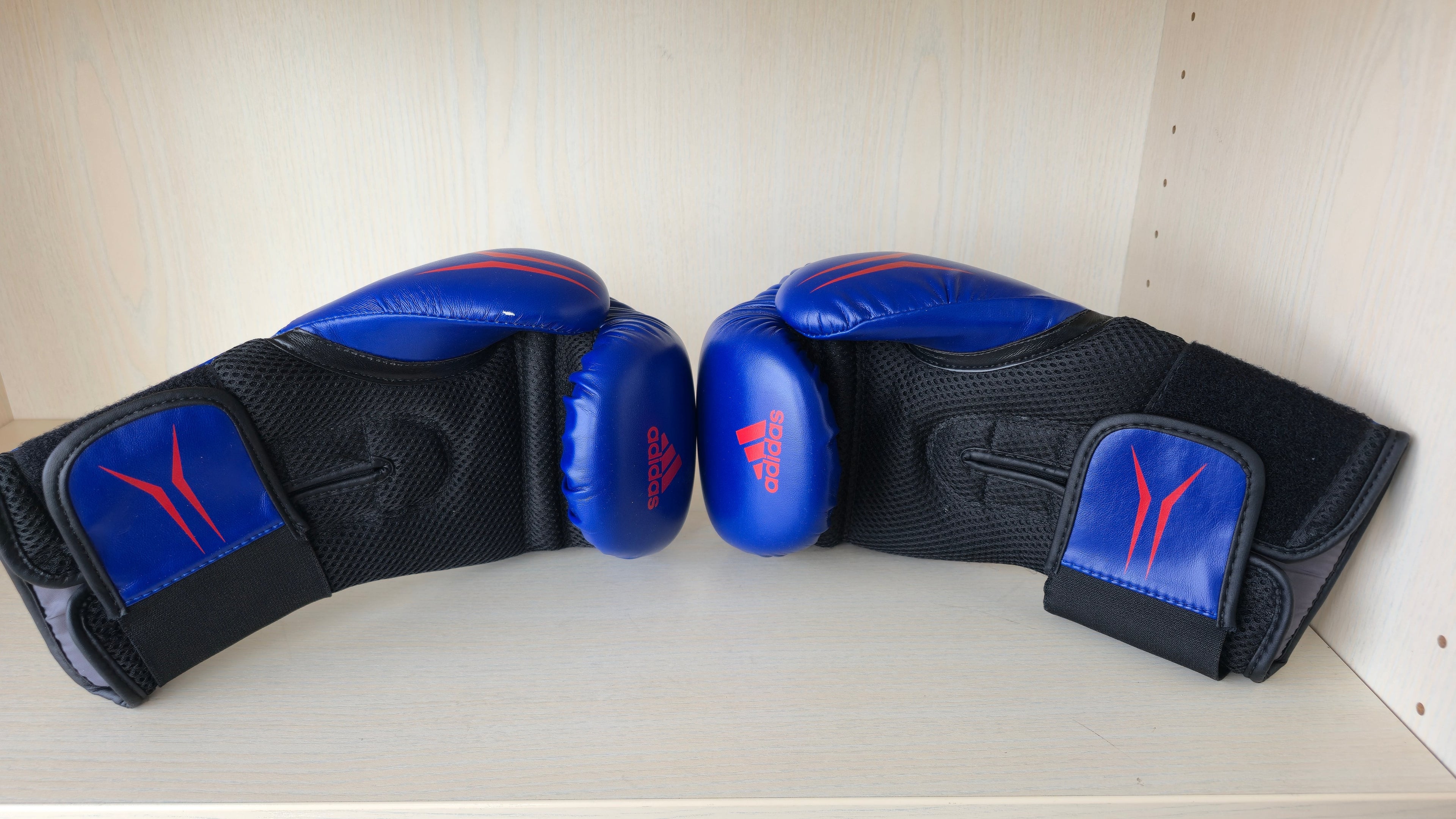 Adidas Speed Tilt 150 Boxing Gloves Medium Dark Blue/Red – Good Condition
