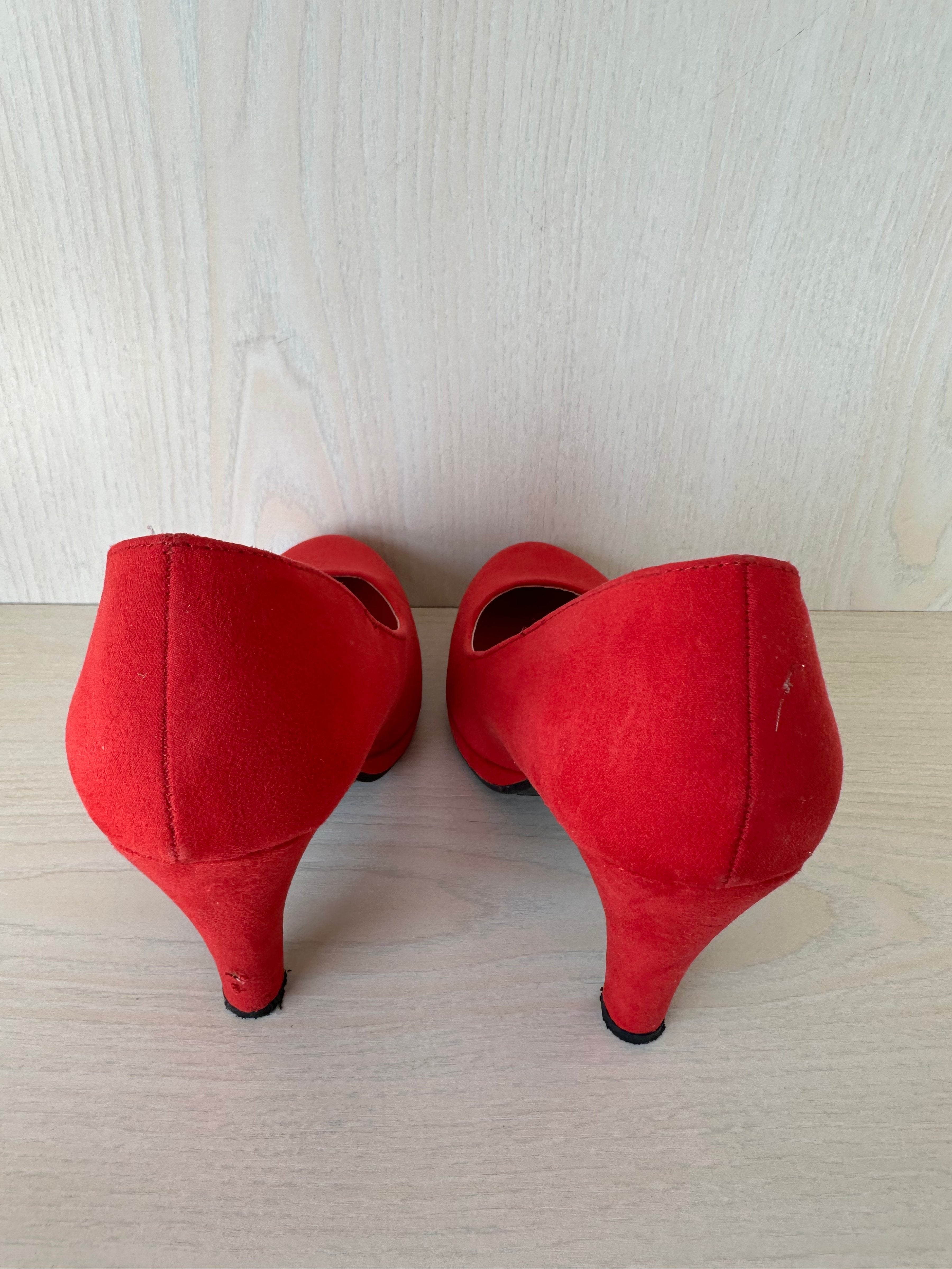 Gil Peterson Red Leather Stiletto, Size 36 EU, Very Good Condition