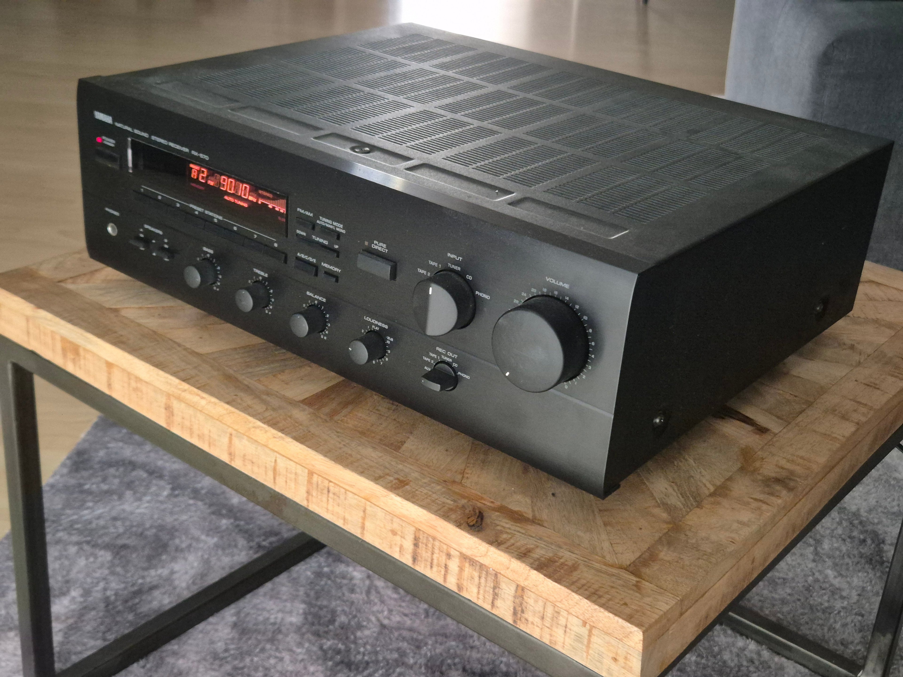 Yamaha RX-570 Stereo Receiver, Black, Very Good Condition