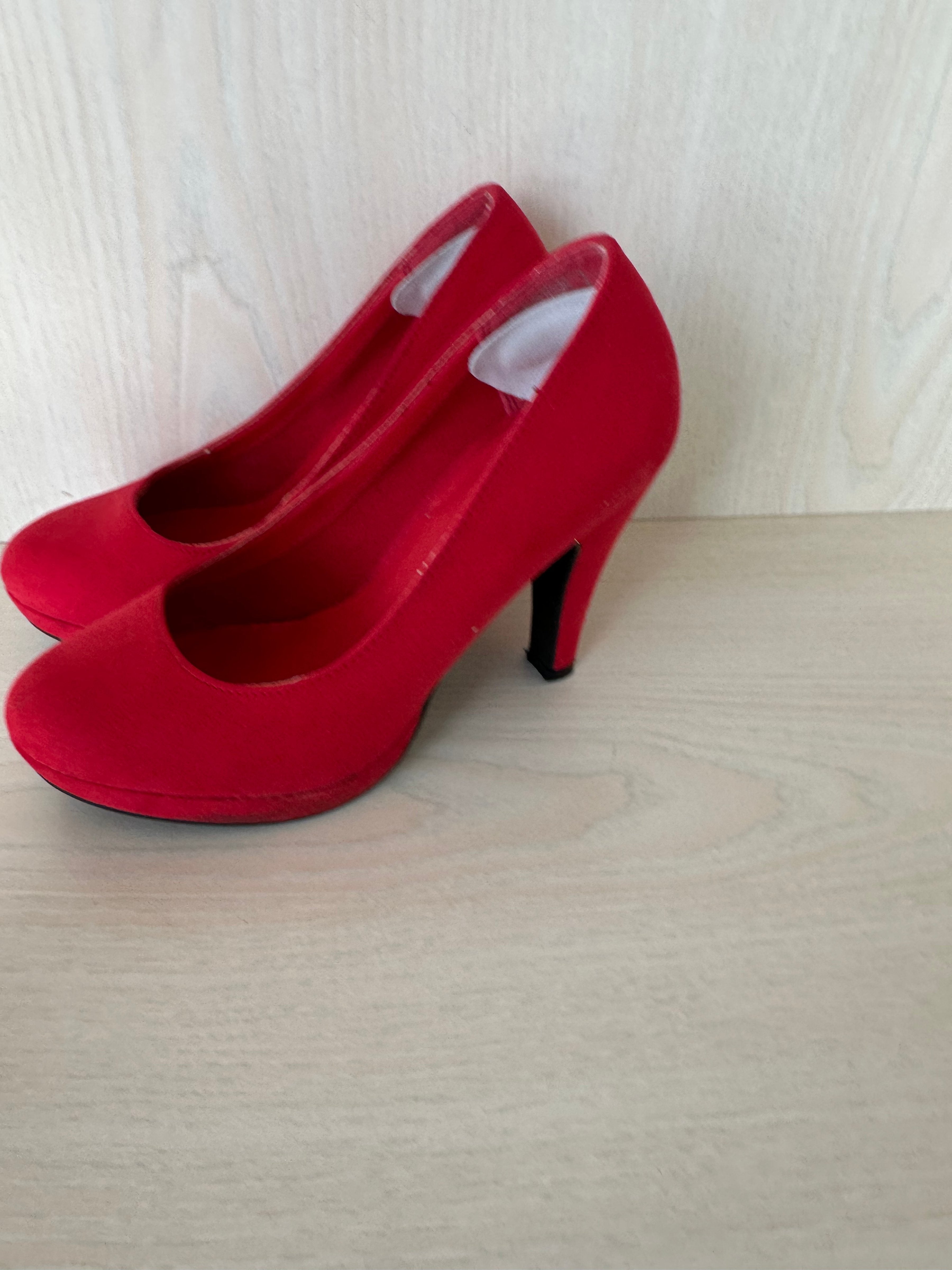 Gil Peterson Red Leather Stiletto, Size 36 EU, Very Good Condition