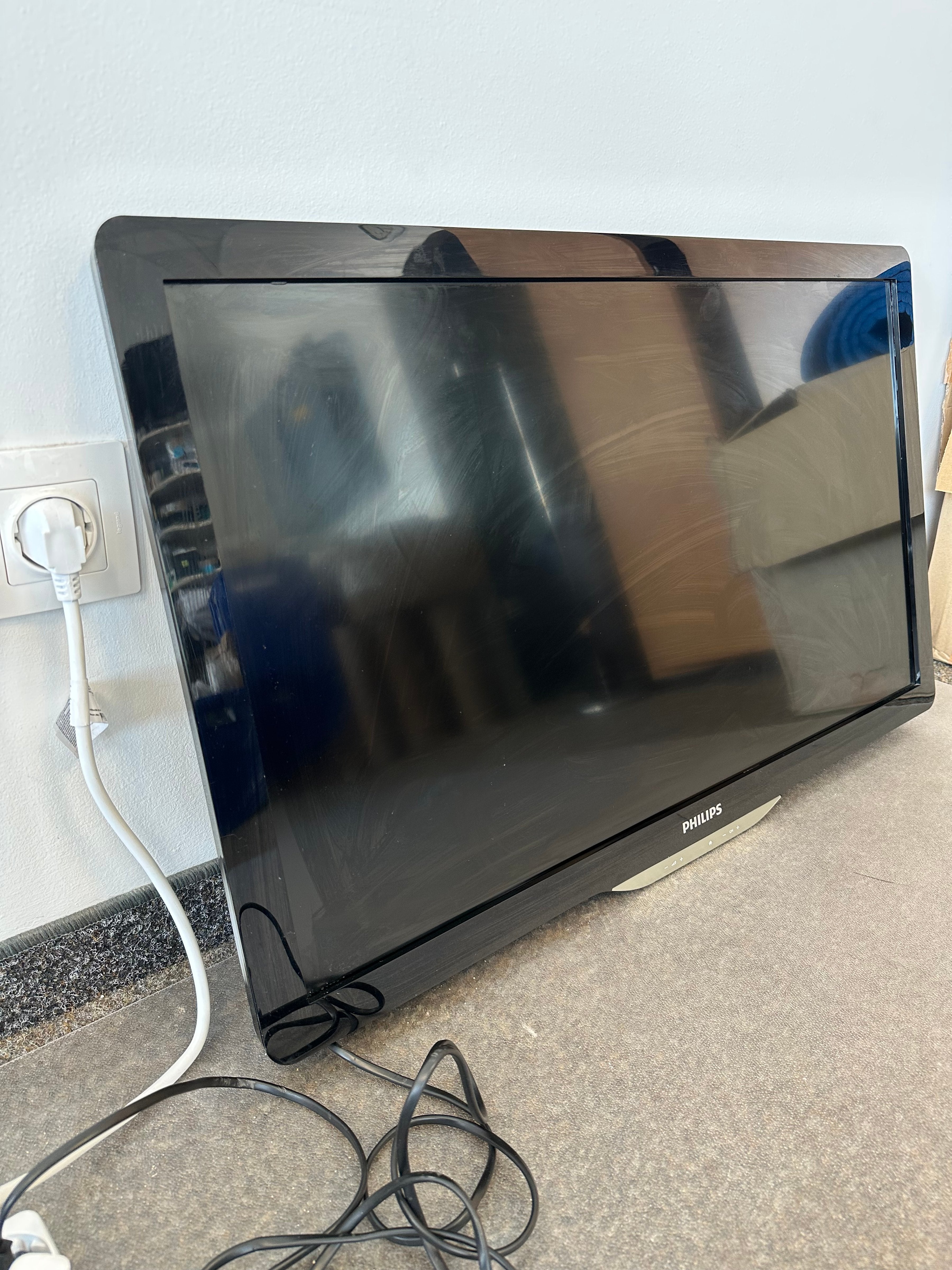 Philips 32PFL5406H/12 – 32 Full-HD LED TV, HDMI, guter Zustand, ohne Standfuß