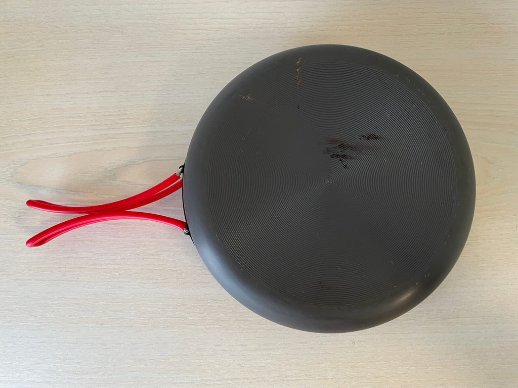 Primus Campfire Pfanne 21 cm – klappbare rote Griffe + Netzbeutel