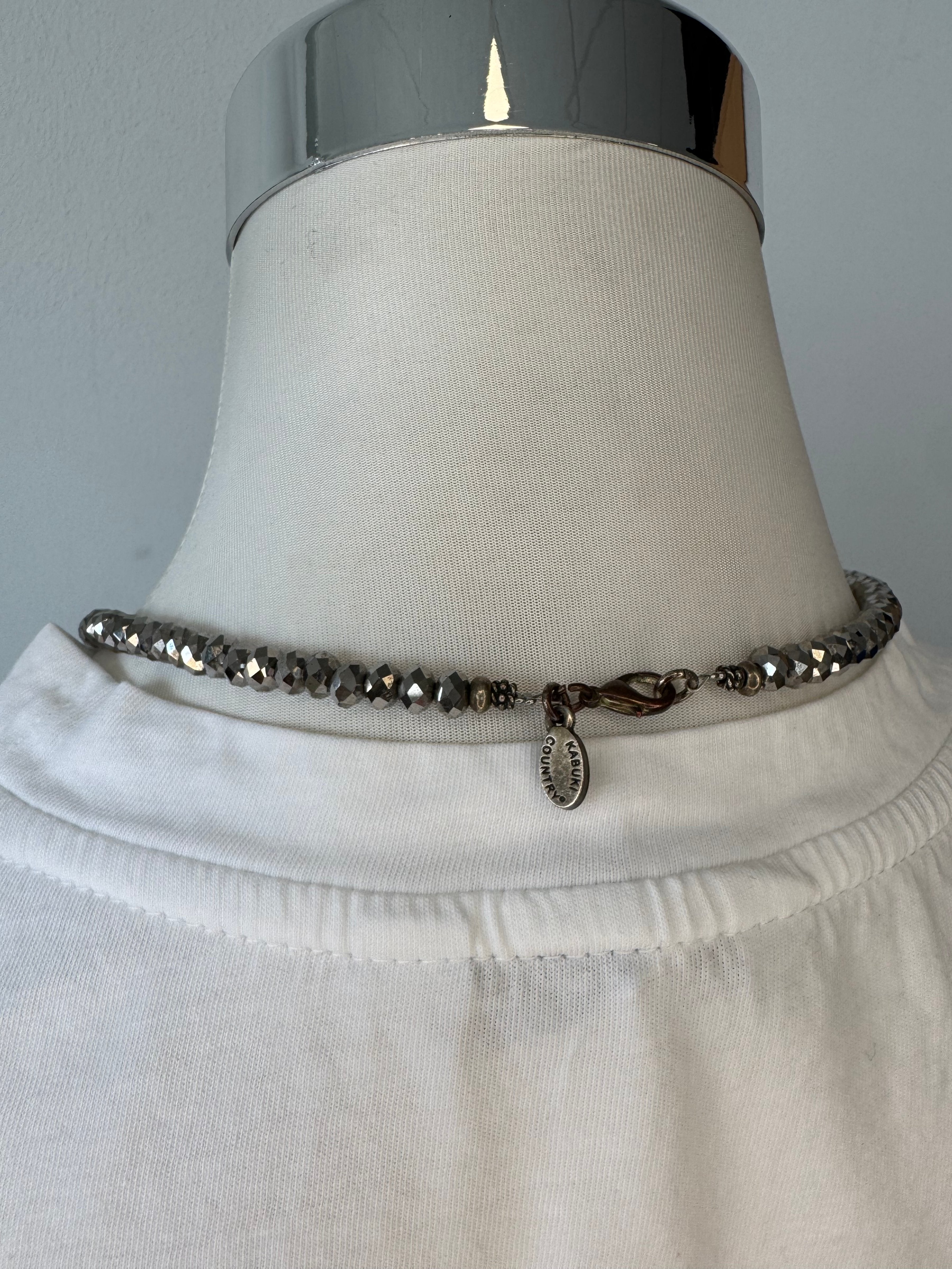 Kabuki Country Necklace with Angel Wing Pendant, Silver, 76 cm, Good Condition