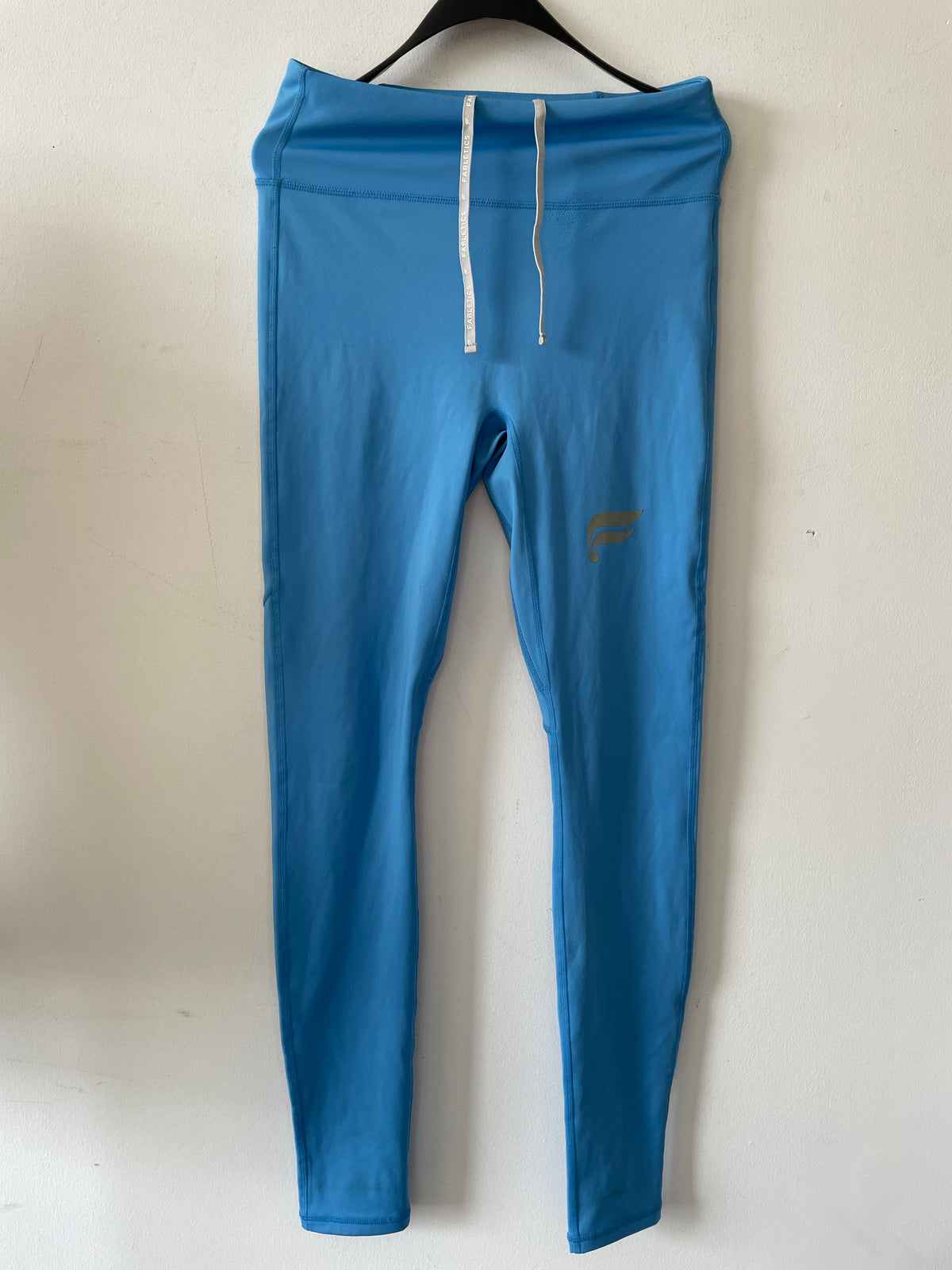 Fabletics Leggings Motion365 HW 7/8, M, Lakeside Blau, Gebraucht mit Fleck