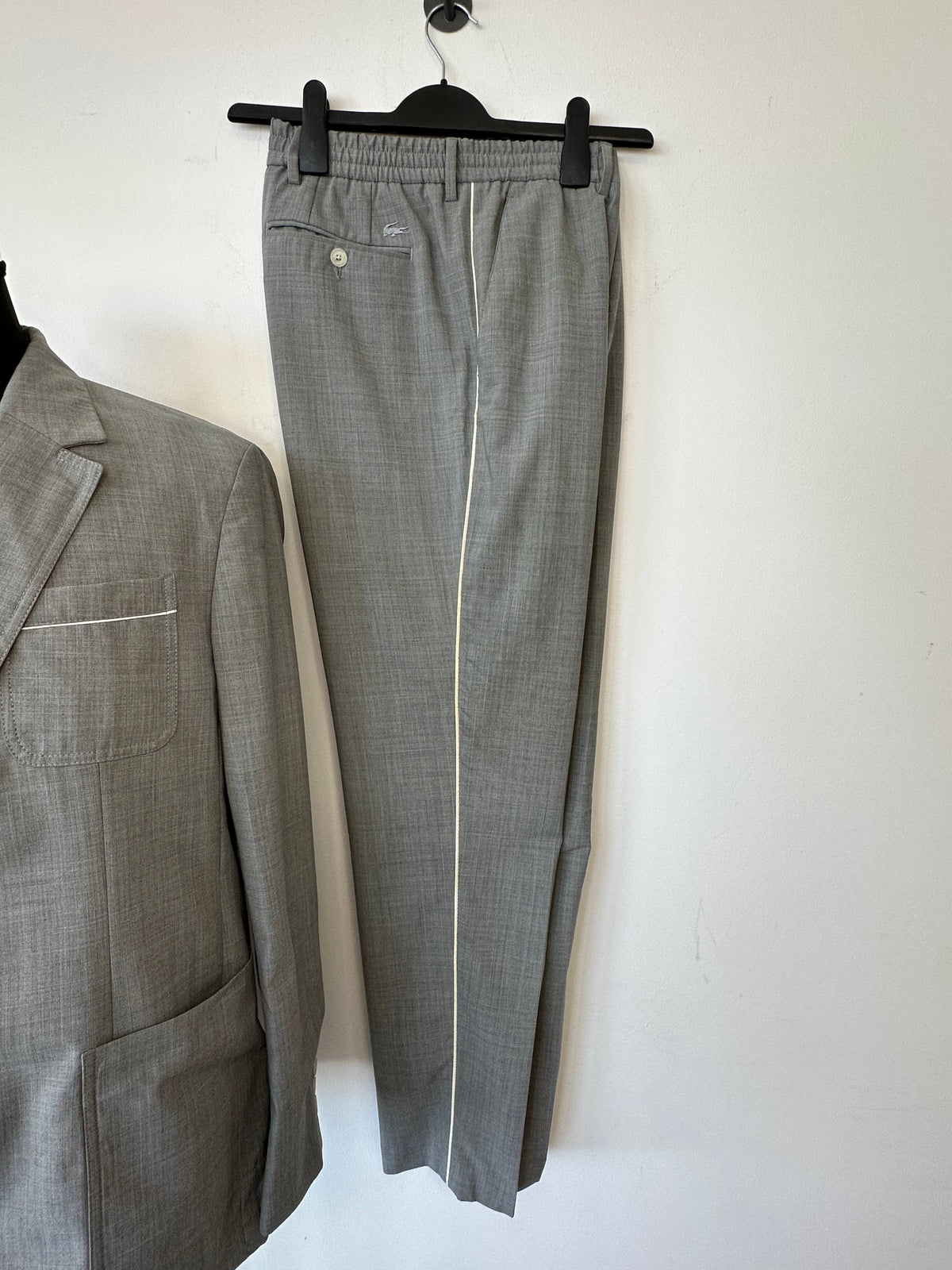 Lacoste 2-piece Suit (EU 50) - Grey Regular Fit Blazer + Trousers, Like New