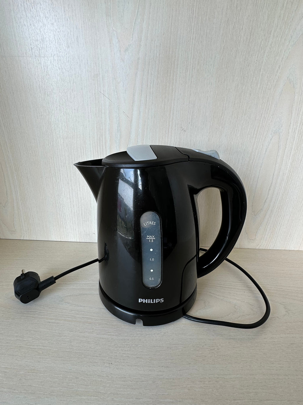 Philips Wasserkocher HD4646, 1.5L, Schwarz, Sehr Gut