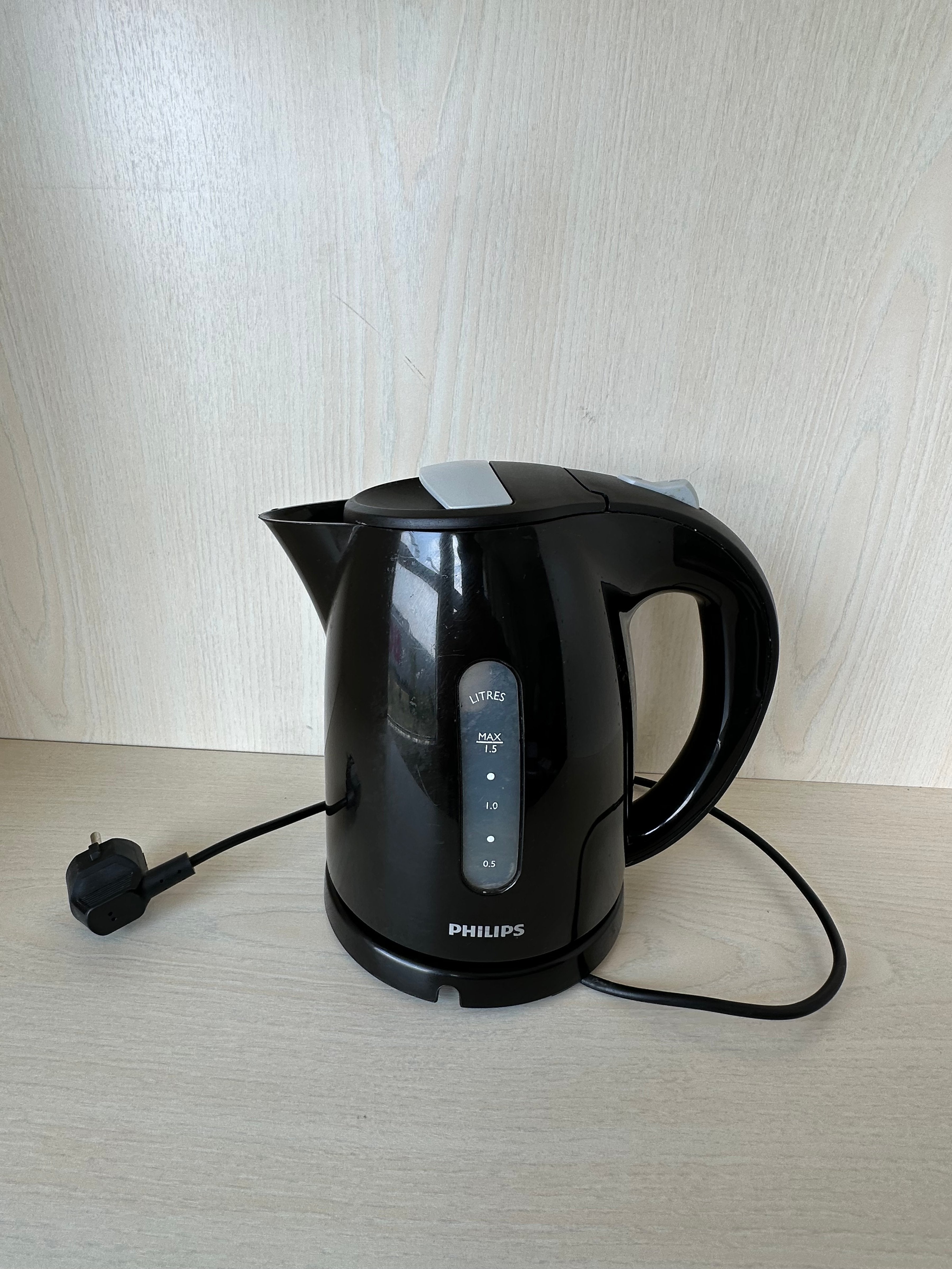 Philips Wasserkocher HD4646, 1.5L, Schwarz, Sehr Gut