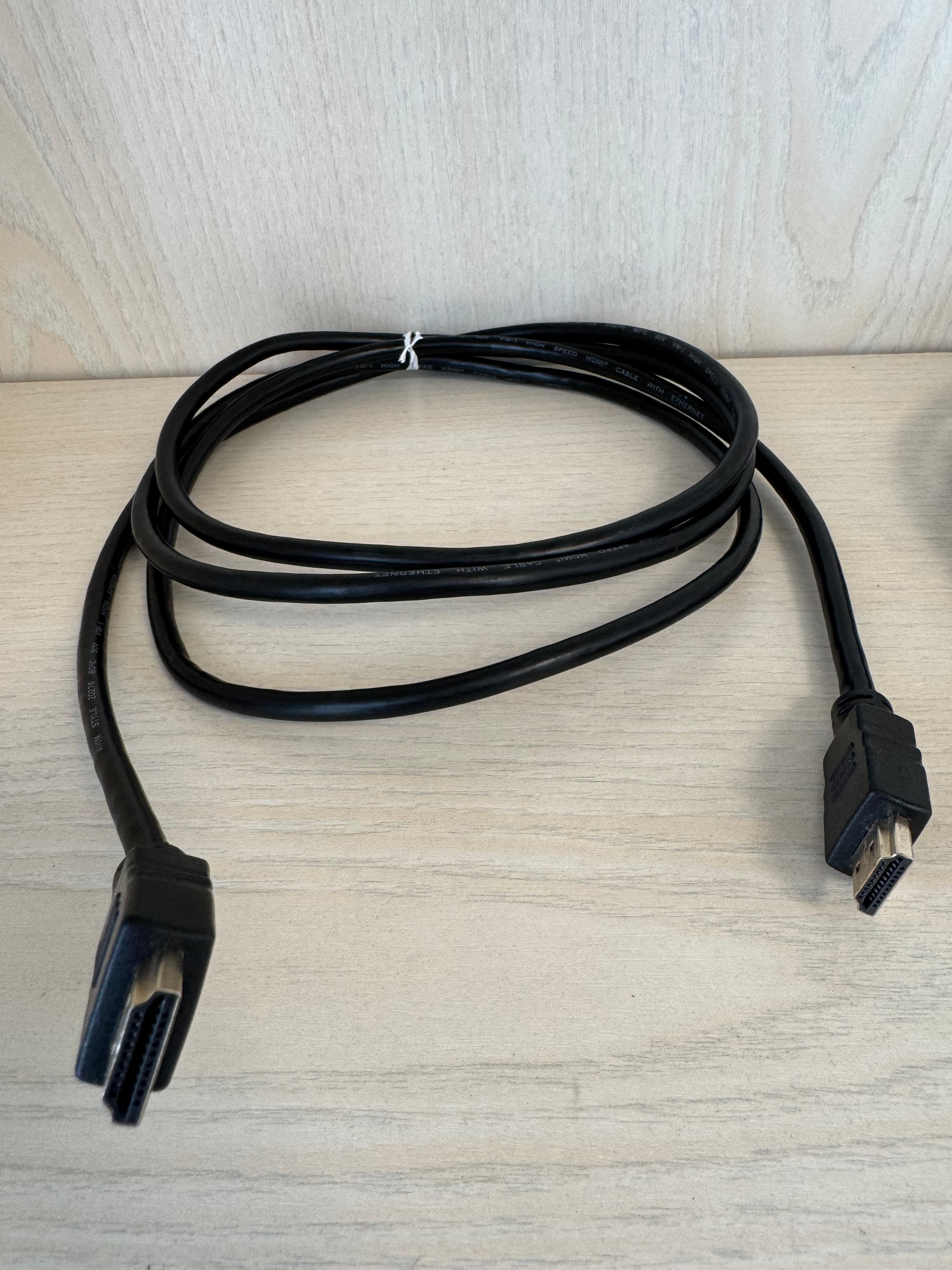 Generic HDMI Kabel Pack, Schwarz, 182cm & 202cm, Sehr Gut