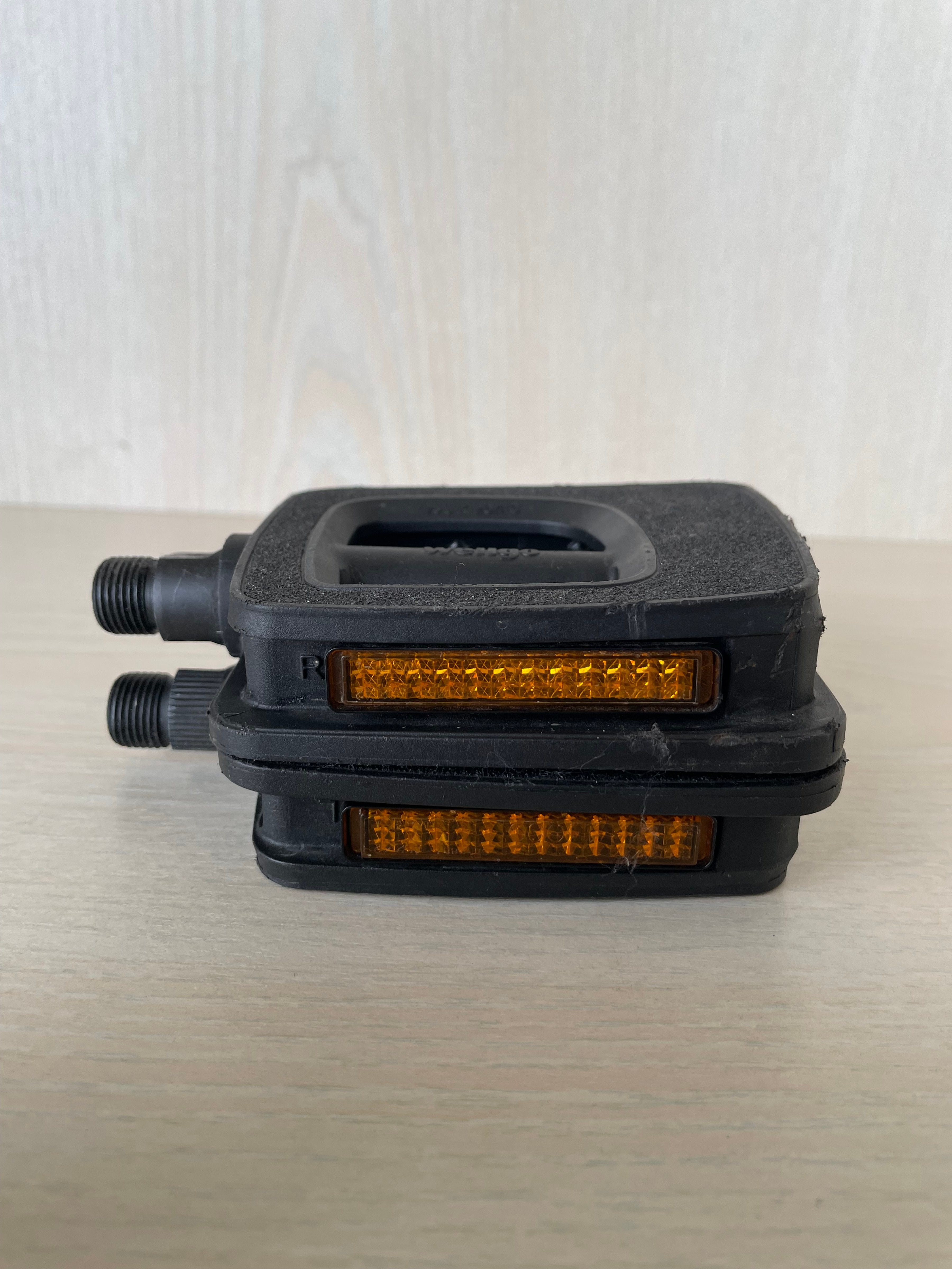 Wellgo Bike Pedals K20410, Good Condition, Non-Slip, Reflectors