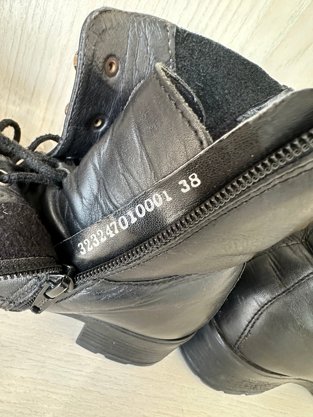 Mango Lace Up Motorradstiefel Schwarz Leder Gr. 38, guter Zustand