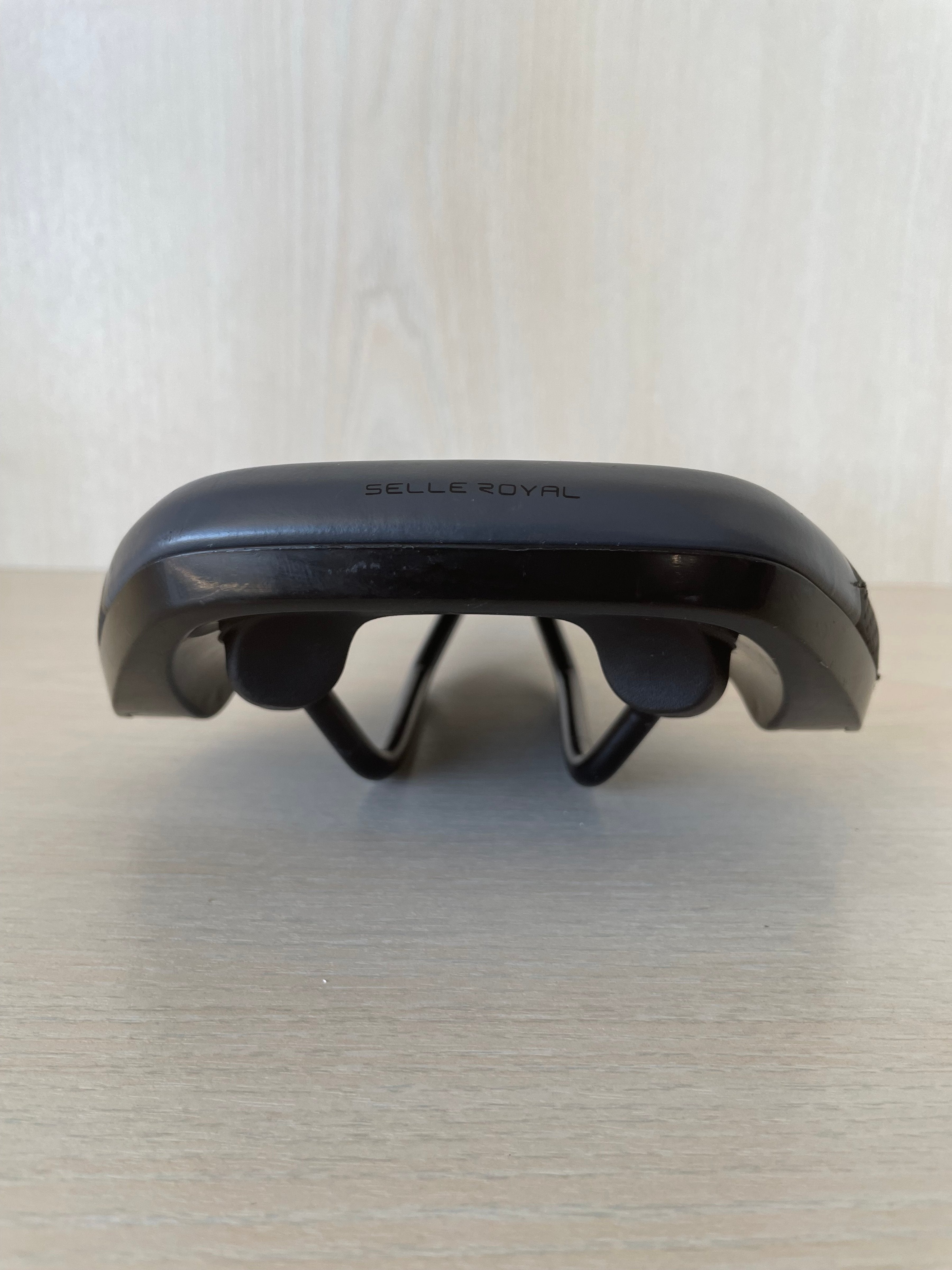 Selle Royal Fahrradsattel Vivo Moderate, 25x16 cm, gut, 2 Risse links