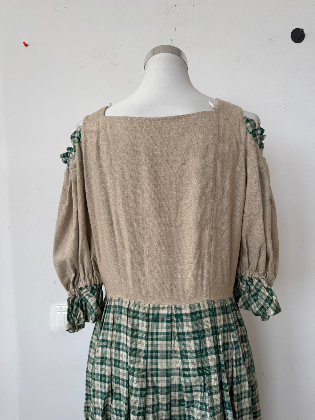 Your Sixth Sense Traditional Dirndl Dress M Beige Green Linen Very Good Condition