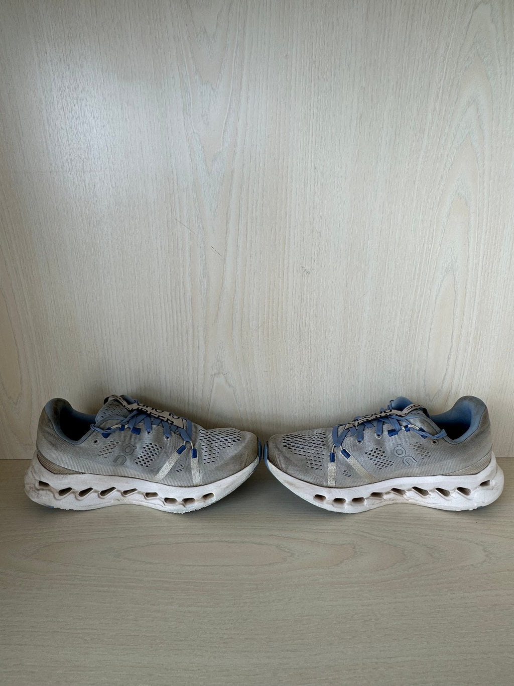 On Running Cloudsurfer EU 38.5 Heather/White - Normal Use, Stains