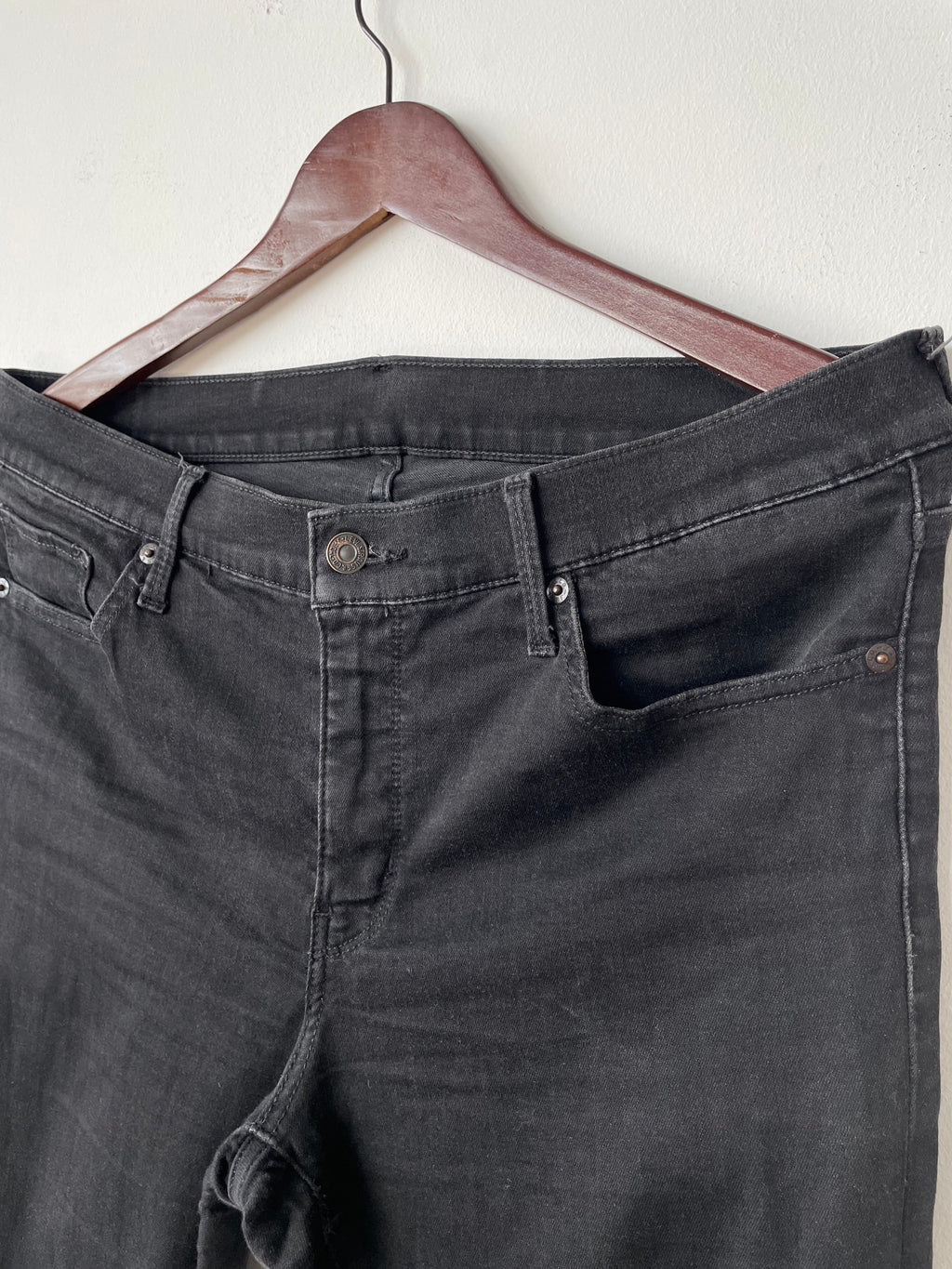 Levi’s Stretch Jeans Schwarz, 5-Pocket, 97% Baumwolle, Guter Zustand