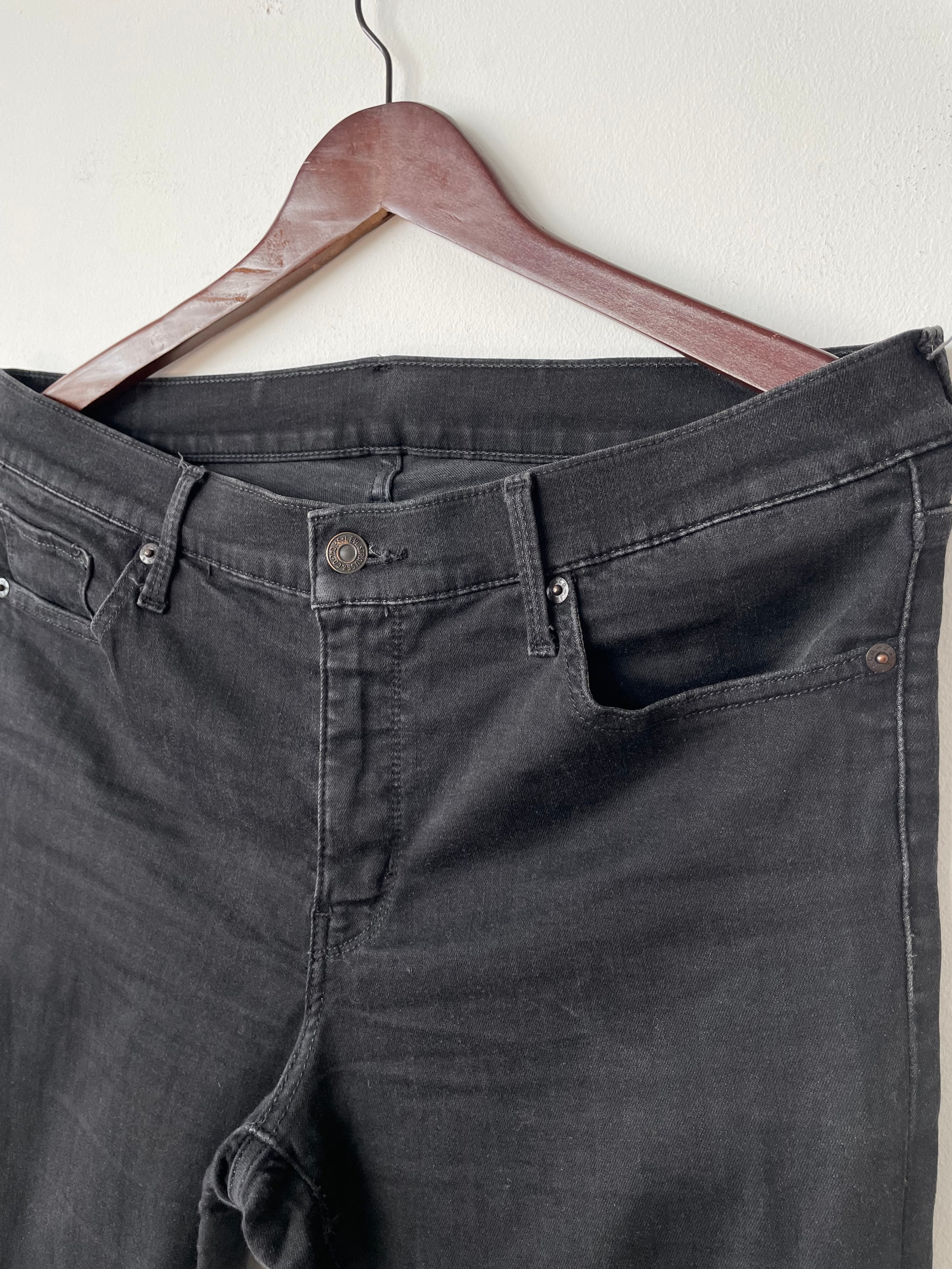 Levi’s Stretch Jeans Schwarz, 5-Pocket, 97% Baumwolle, Guter Zustand