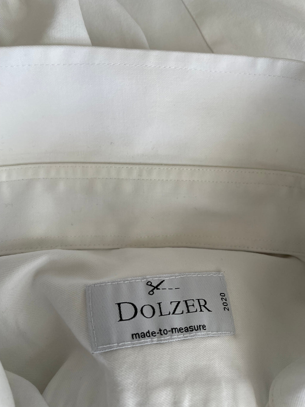 Dolzer Maßhemd Weiß – Französische Manschetten, Normale Nutzung, Leichte Flecken