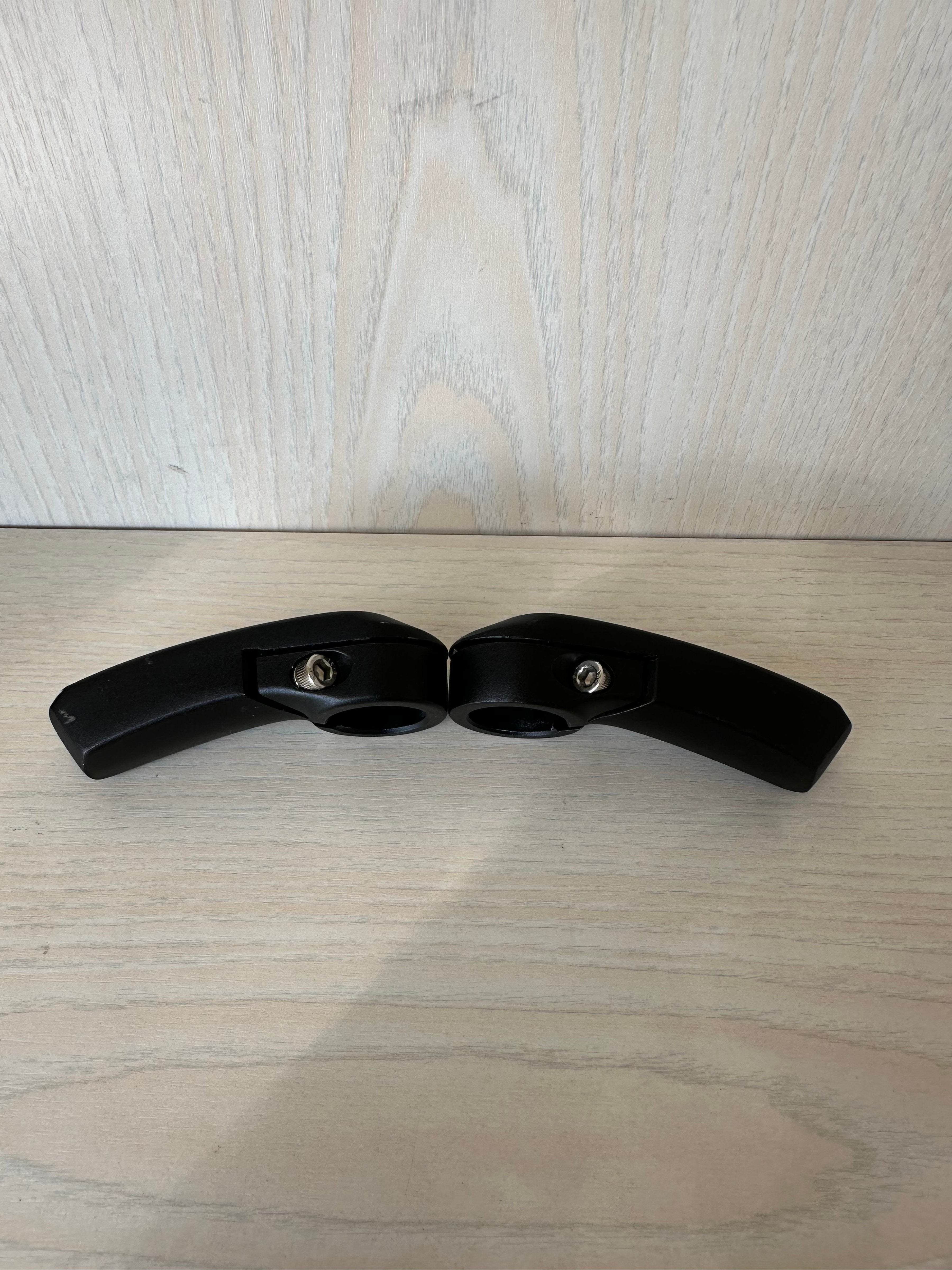 Connect Ergo Bicycle Handlebar Grips, Good Condition