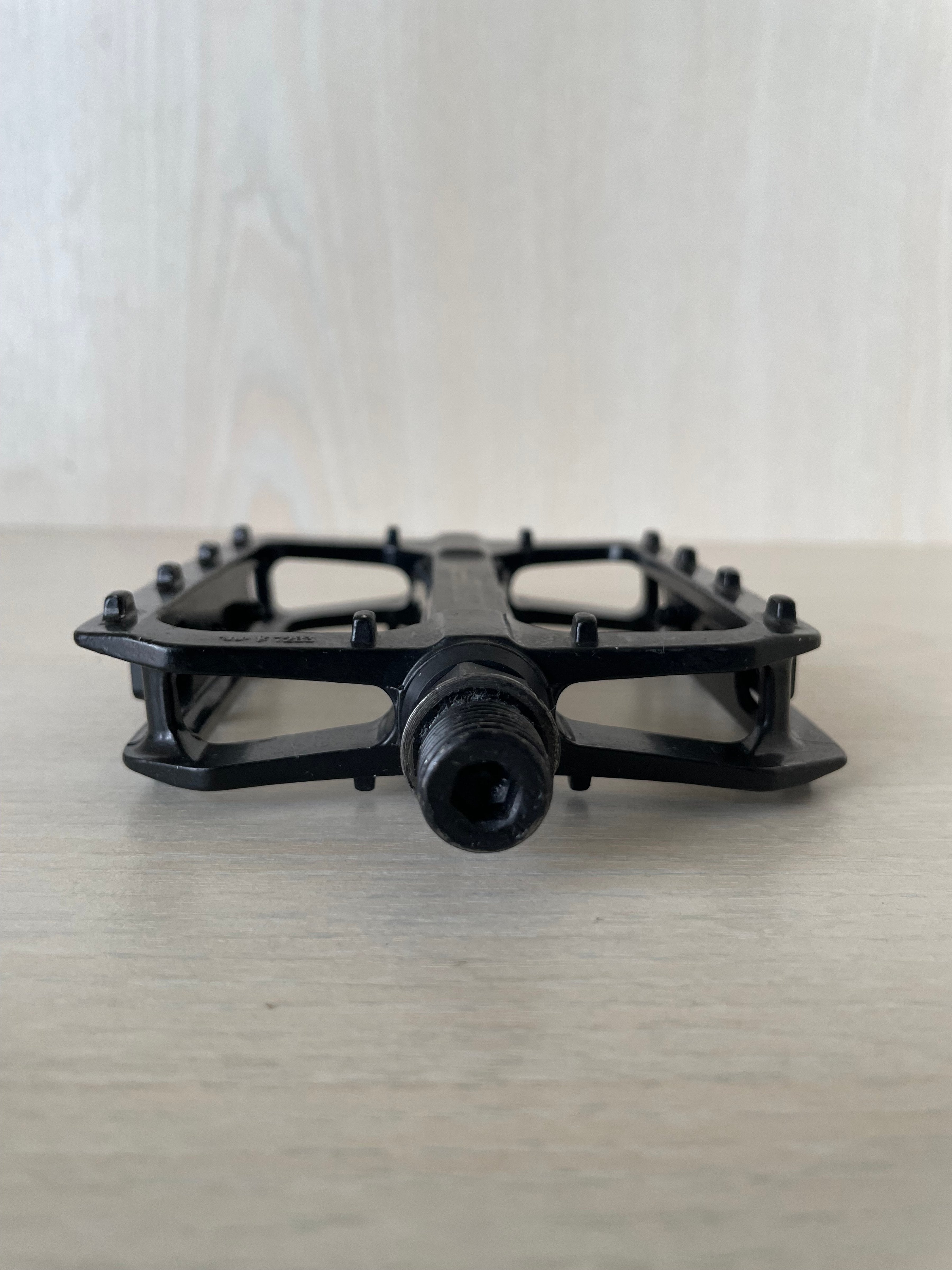 Zecure MTB Bike Pedals, Aluminum, Good Condition, 400g, Reflective Strips