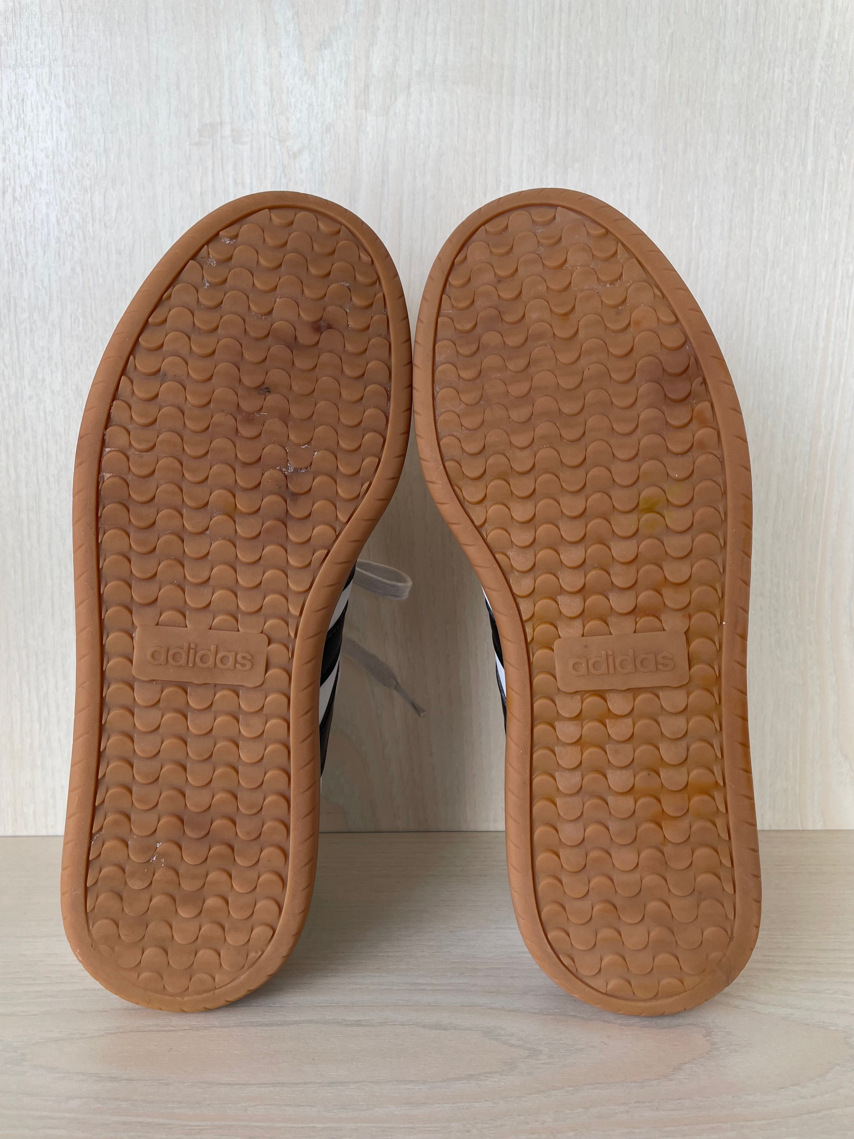 Adidas Barreda Weiß/Schwarz EU 42 Sneaker – Sehr guter Zustand