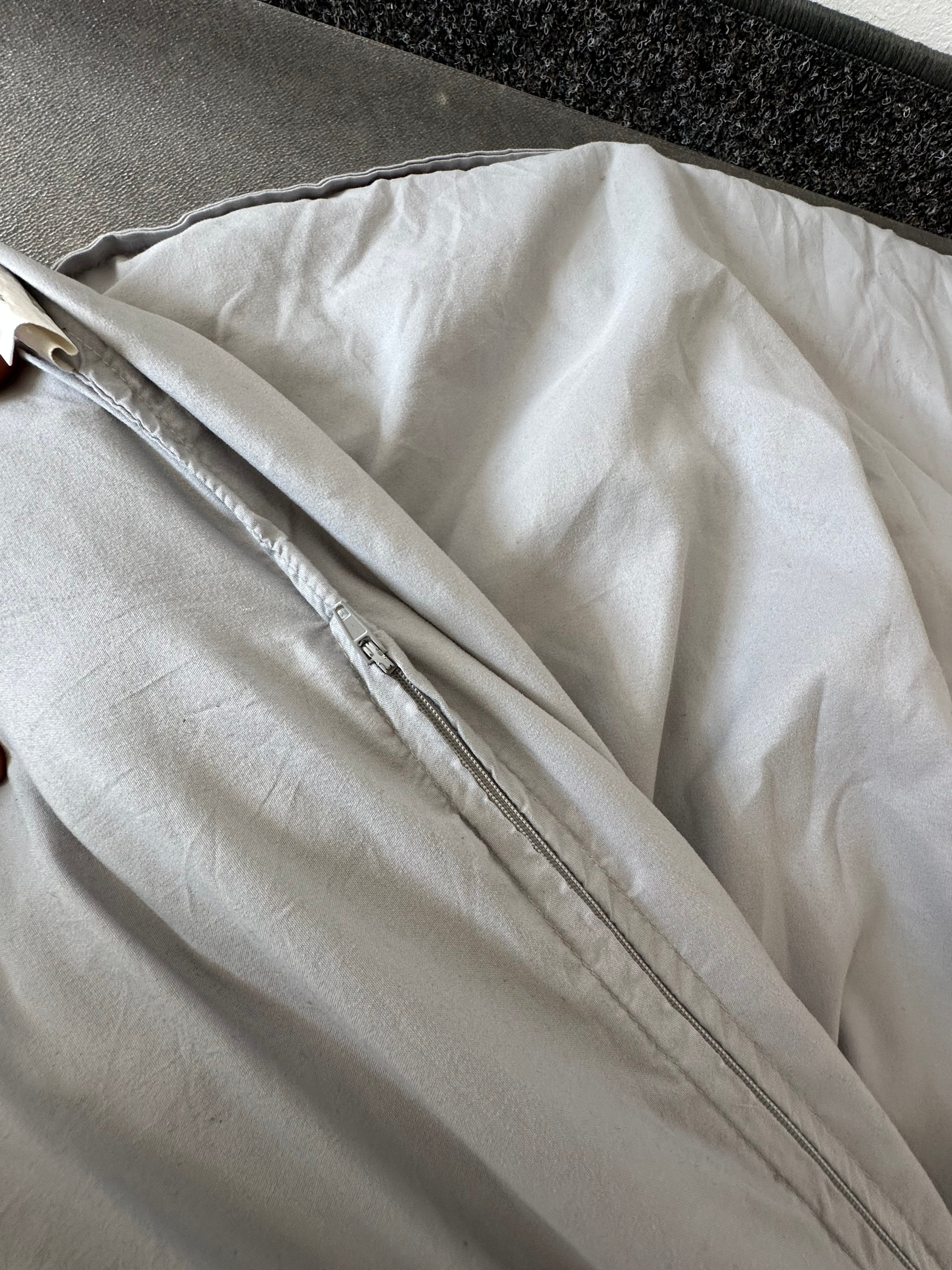 SCM Gewichtete Decke 100% Polyester, 170x100 cm, Hellgrau, Zustand: Gut