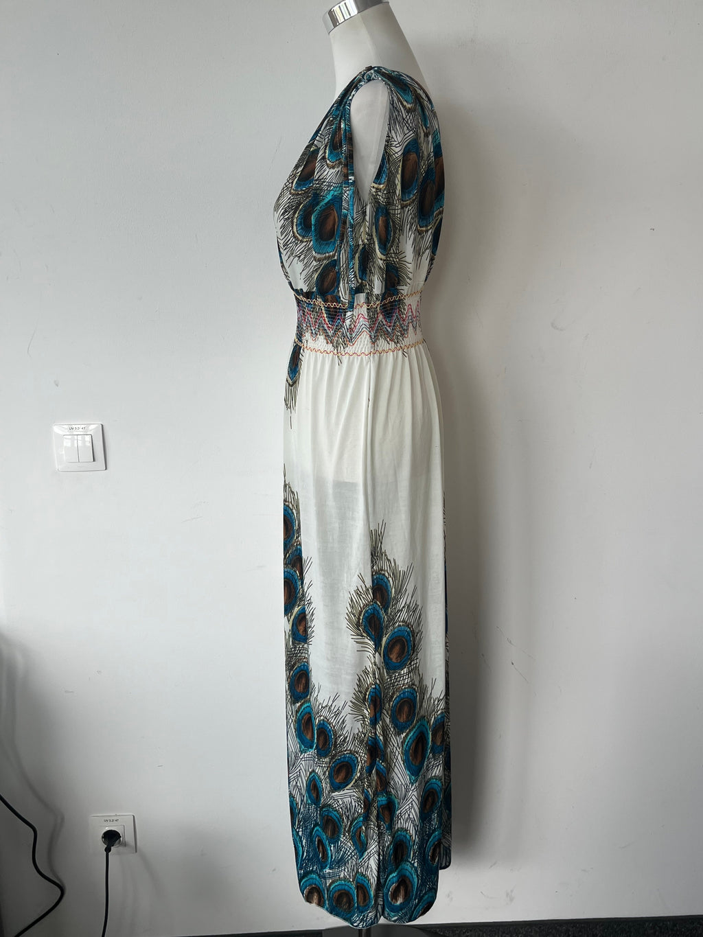 Seductive Streetwear Peacock Maxi Dress, Medium, White, Normal Use