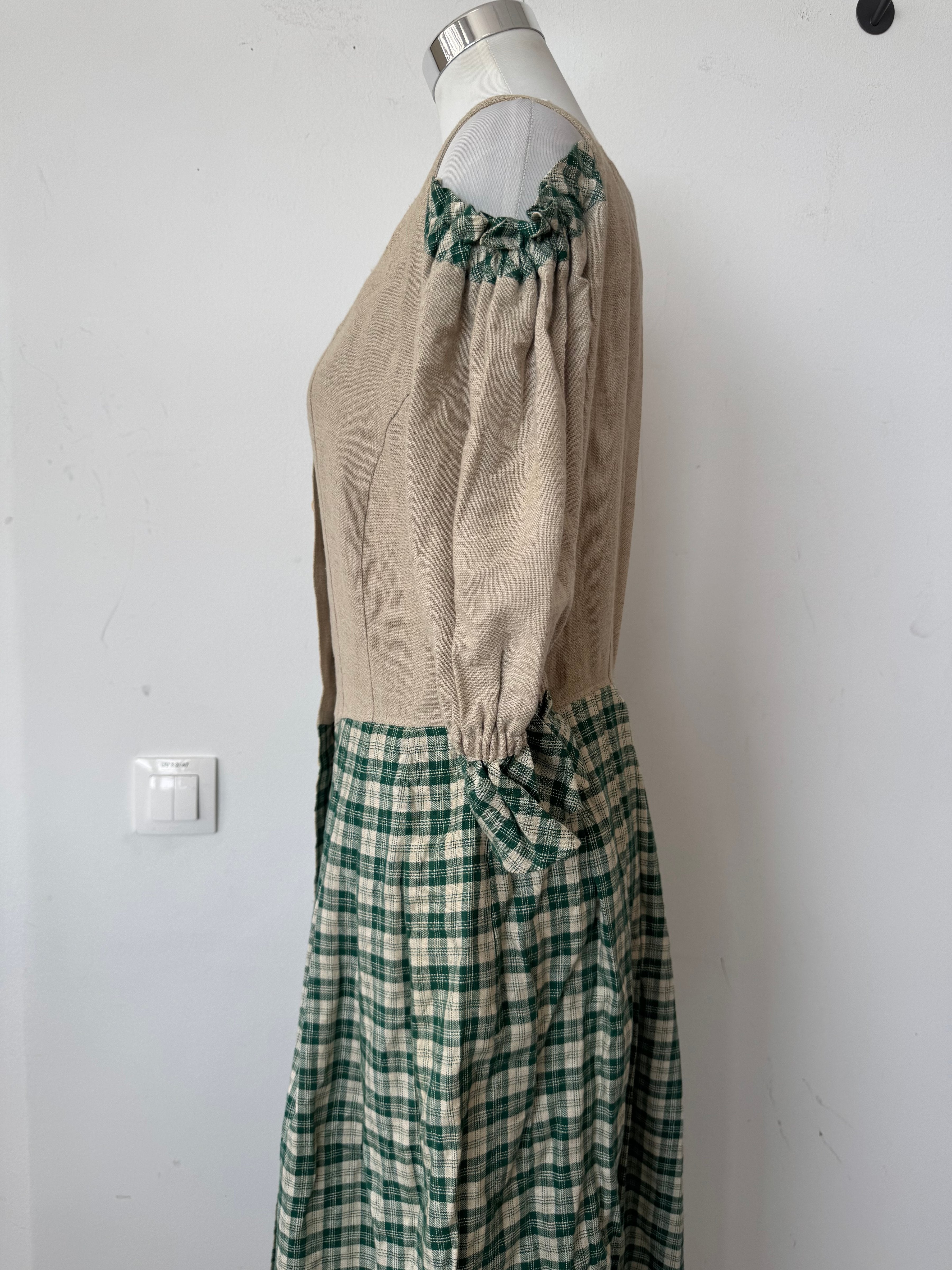 Your Sixth Sense Traditional Dirndl Dress M Beige Green Linen Very Good Condition