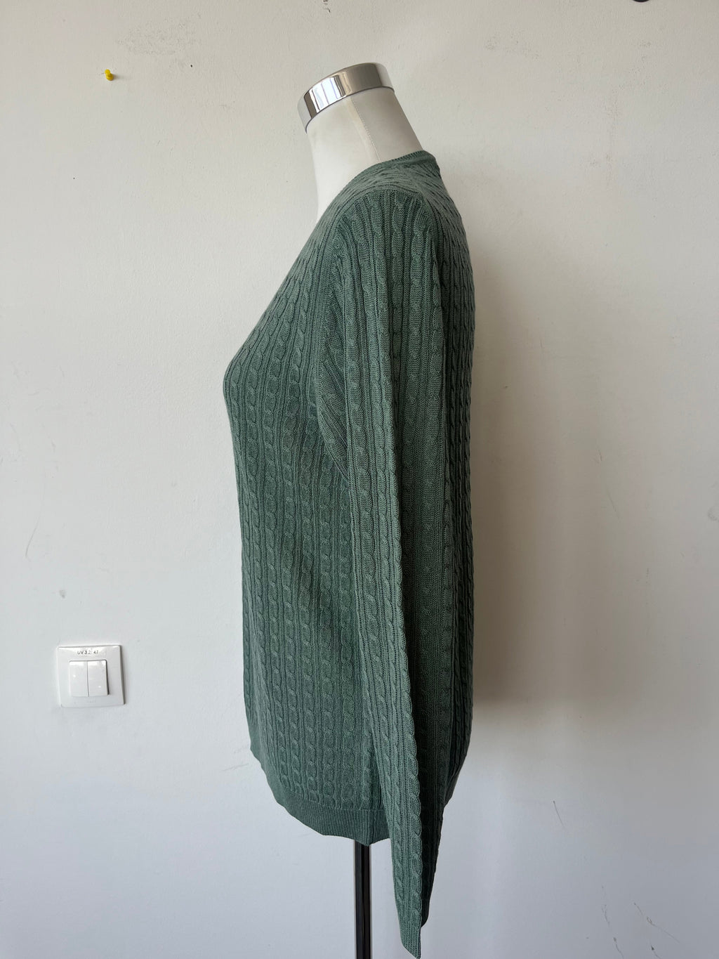Massimo Dutti Grüner V-Ausschnitt Pullover, Größe L, Wie Neu