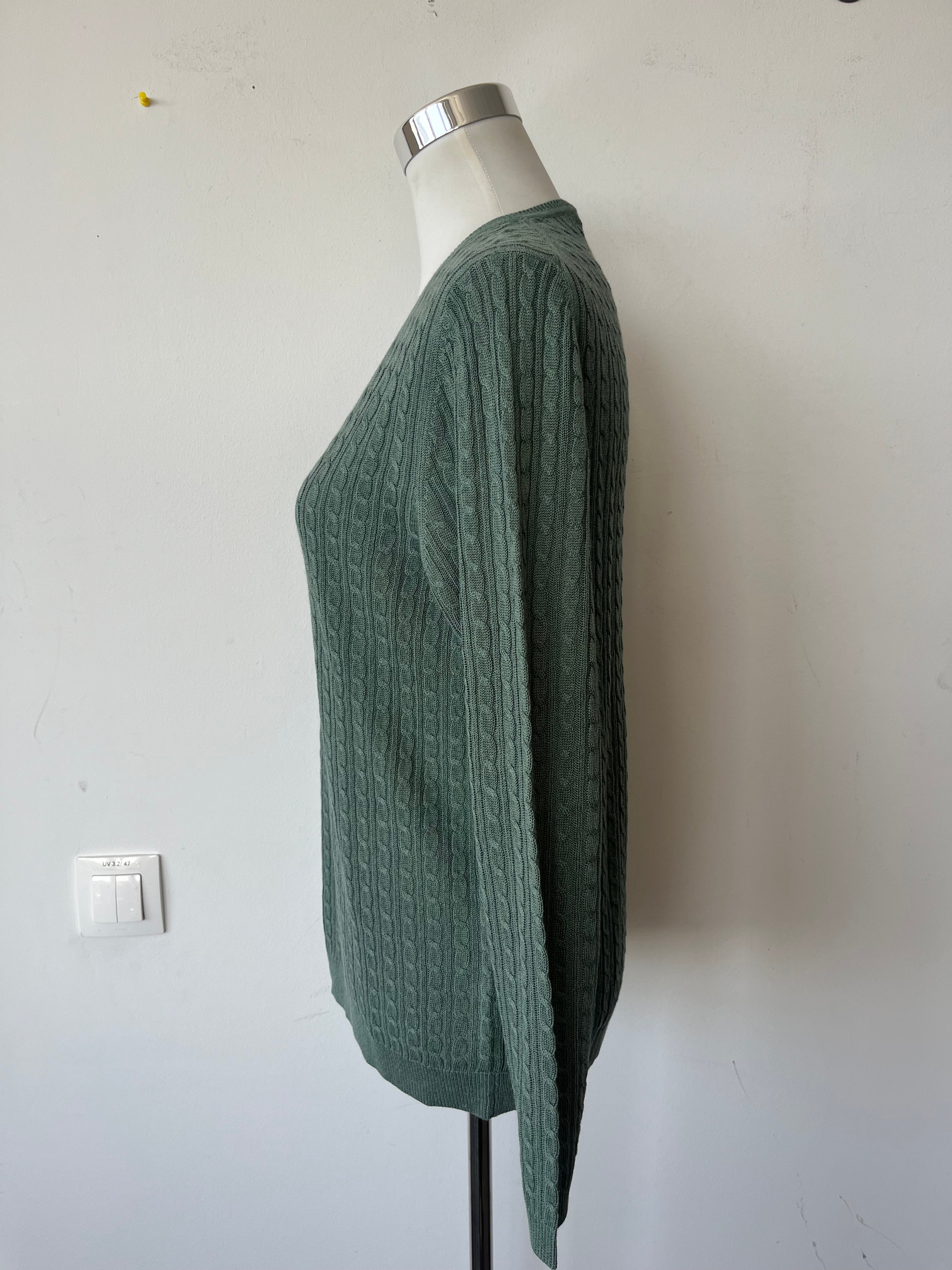 Massimo Dutti Grüner V-Ausschnitt Pullover, Größe L, Wie Neu