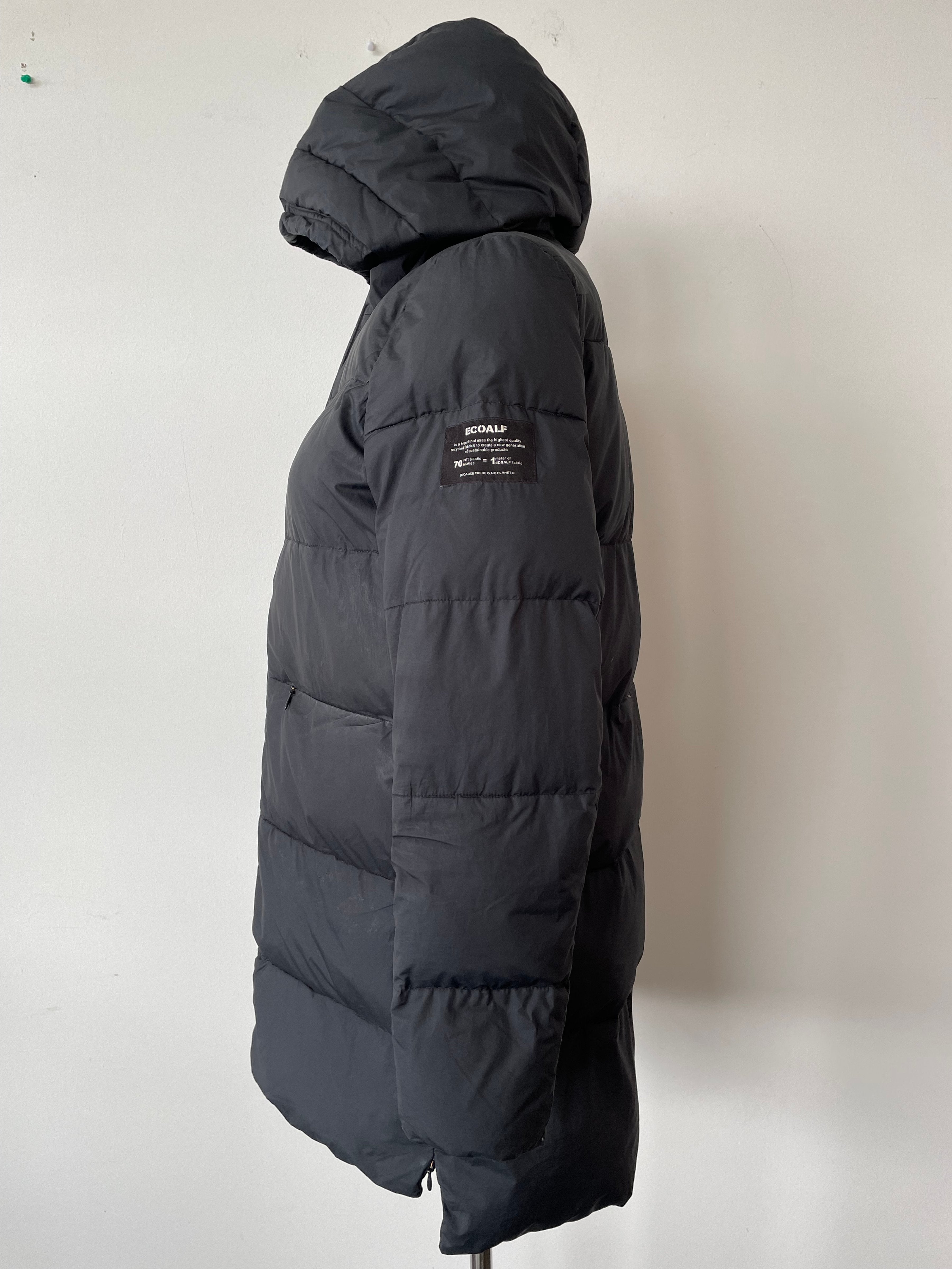 ECOALF Damen XS Schwarz Daunenmantel – 70% Daunen, Kapuze, guter Zustand