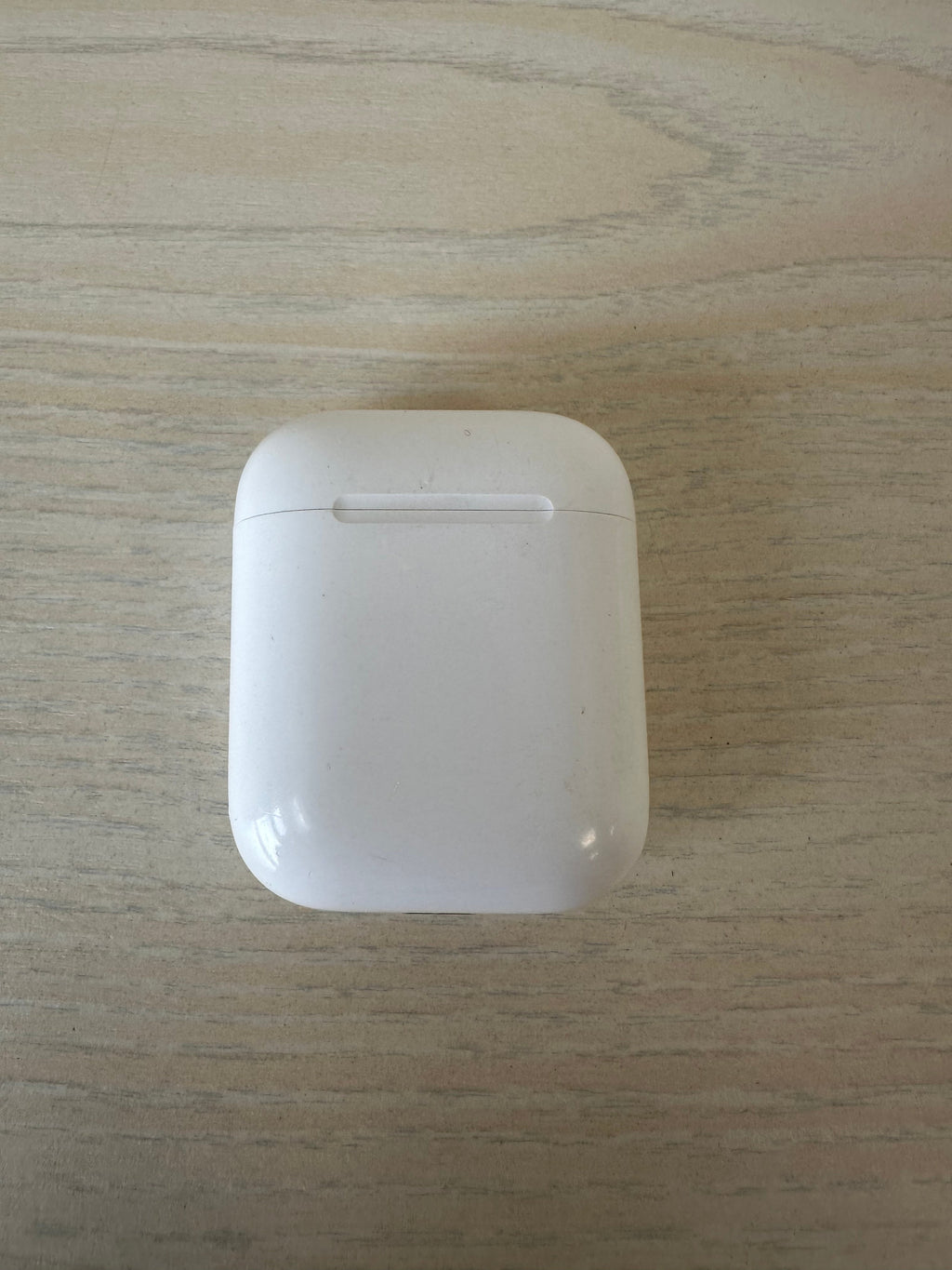 Apple AirPods (1st/2nd Gen) A1602 with Charging Case White – Normal Use