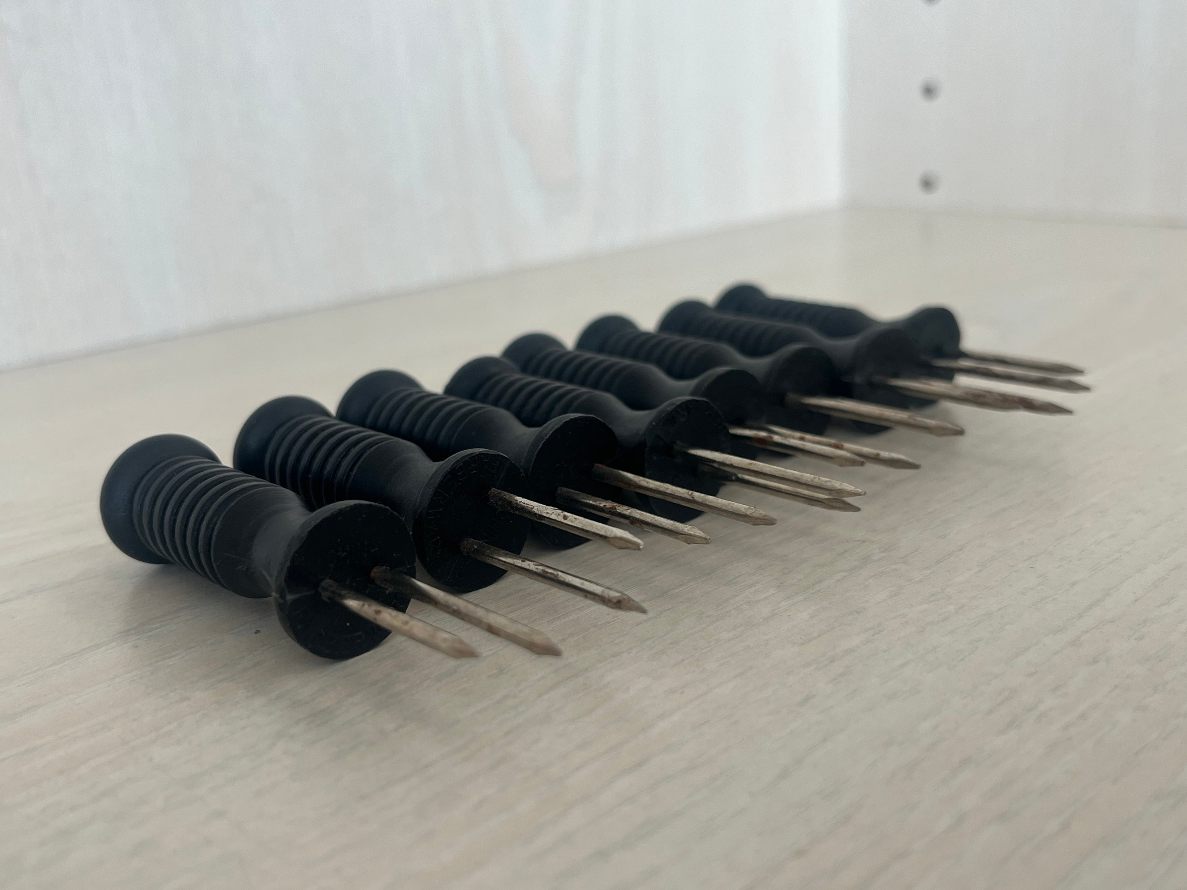 Farberware 8-tlg. Maiskolbenhalter Set – Kunststoff/Edelstahl, Schwarz, Gut