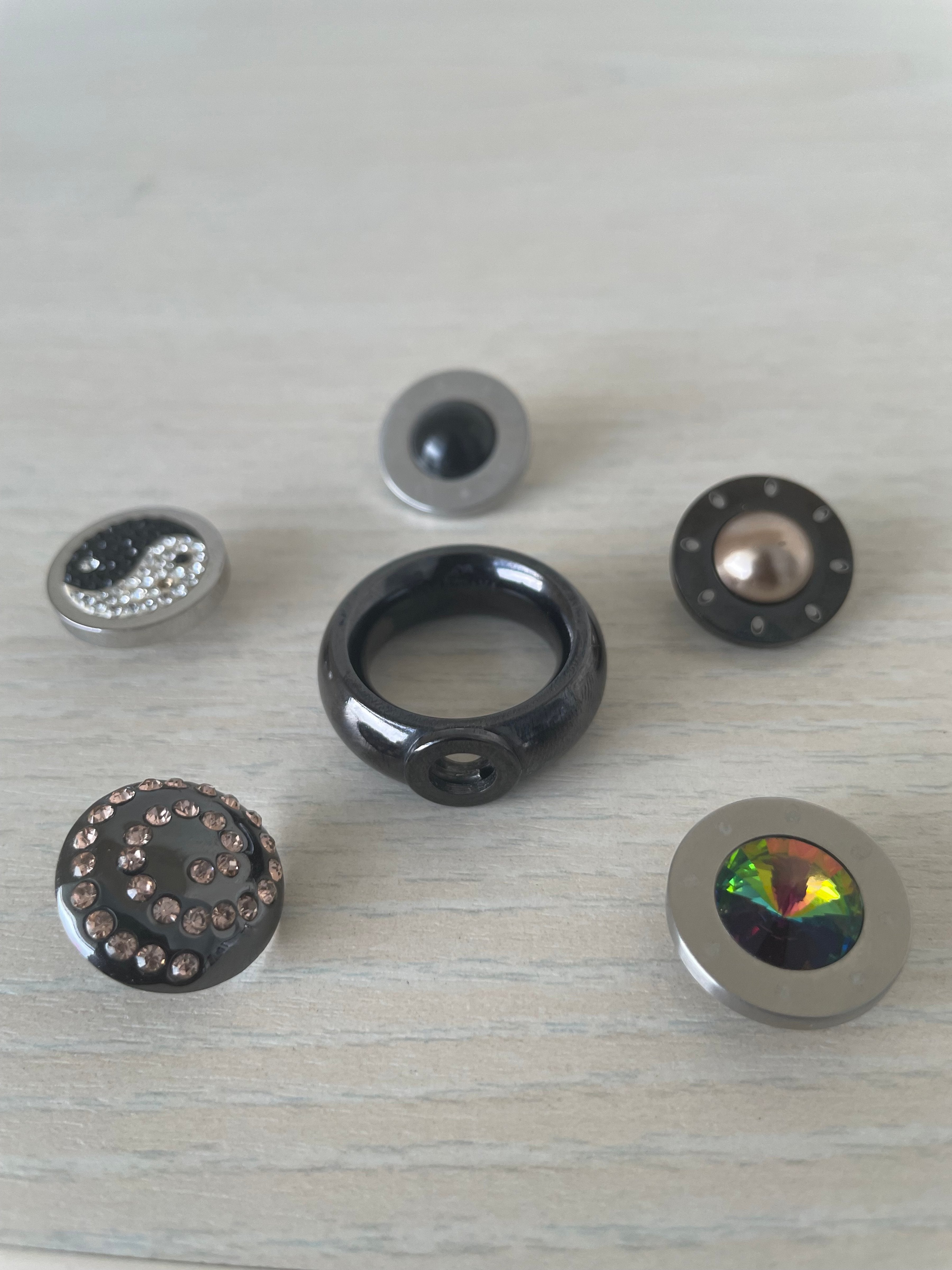 Pavo Real Wechselring, Schwarzstahl, 6 Tops, Gr. 65–66, sehr guter Zustand