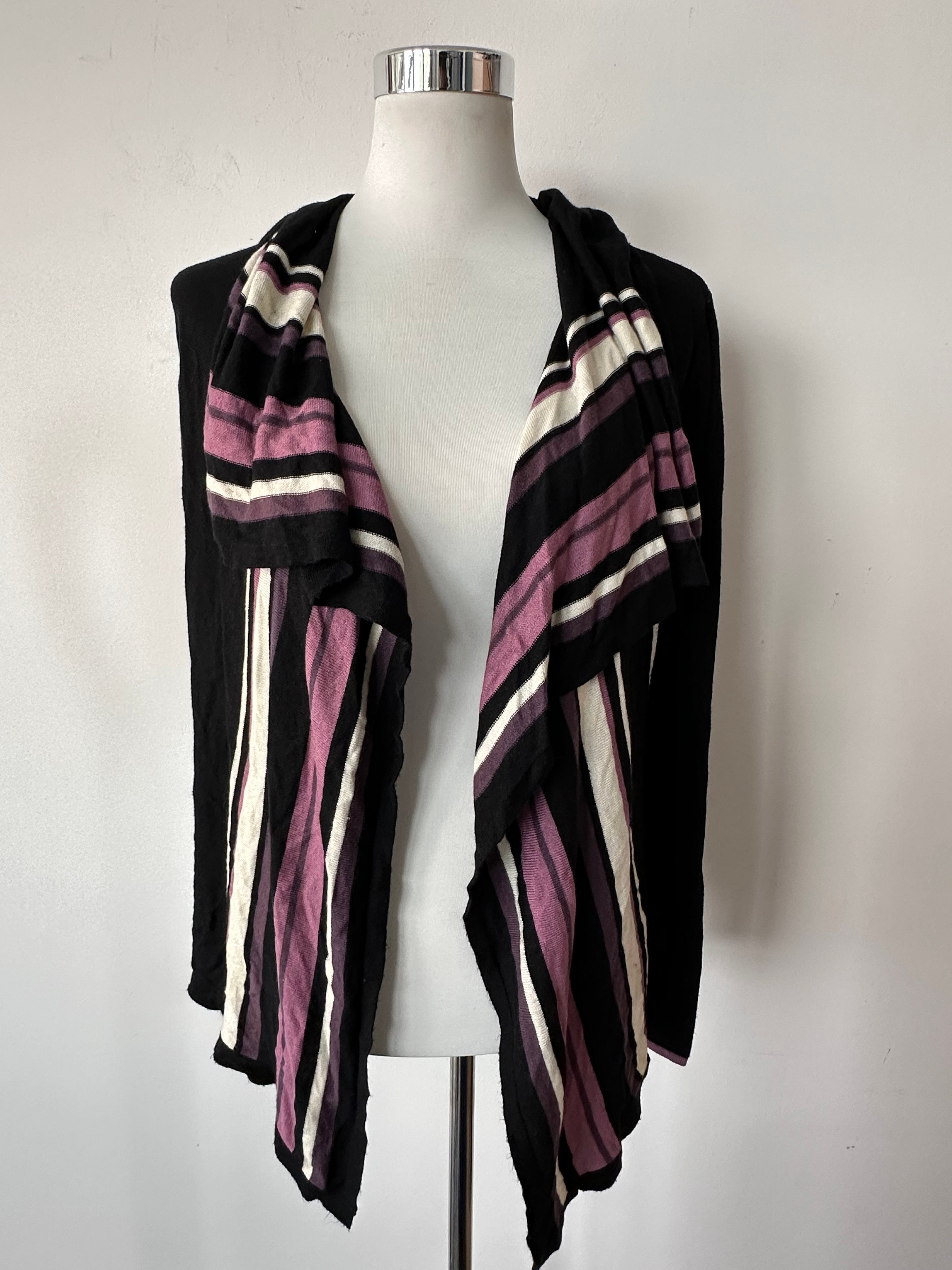 United Colors of Benetton Gestreifte Strickjacke, Schwarz mit Pink, M, Gut